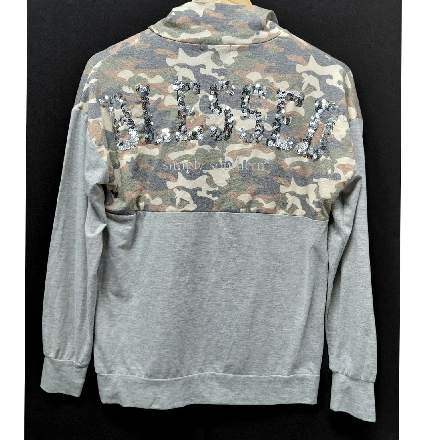 Vintage Simply Southern COLLECTION Camo Sequin Sweatshirt Long Sleeve Pullover S Womens Gray Size S / US 4 / IT 40 - 2 Thumbnail