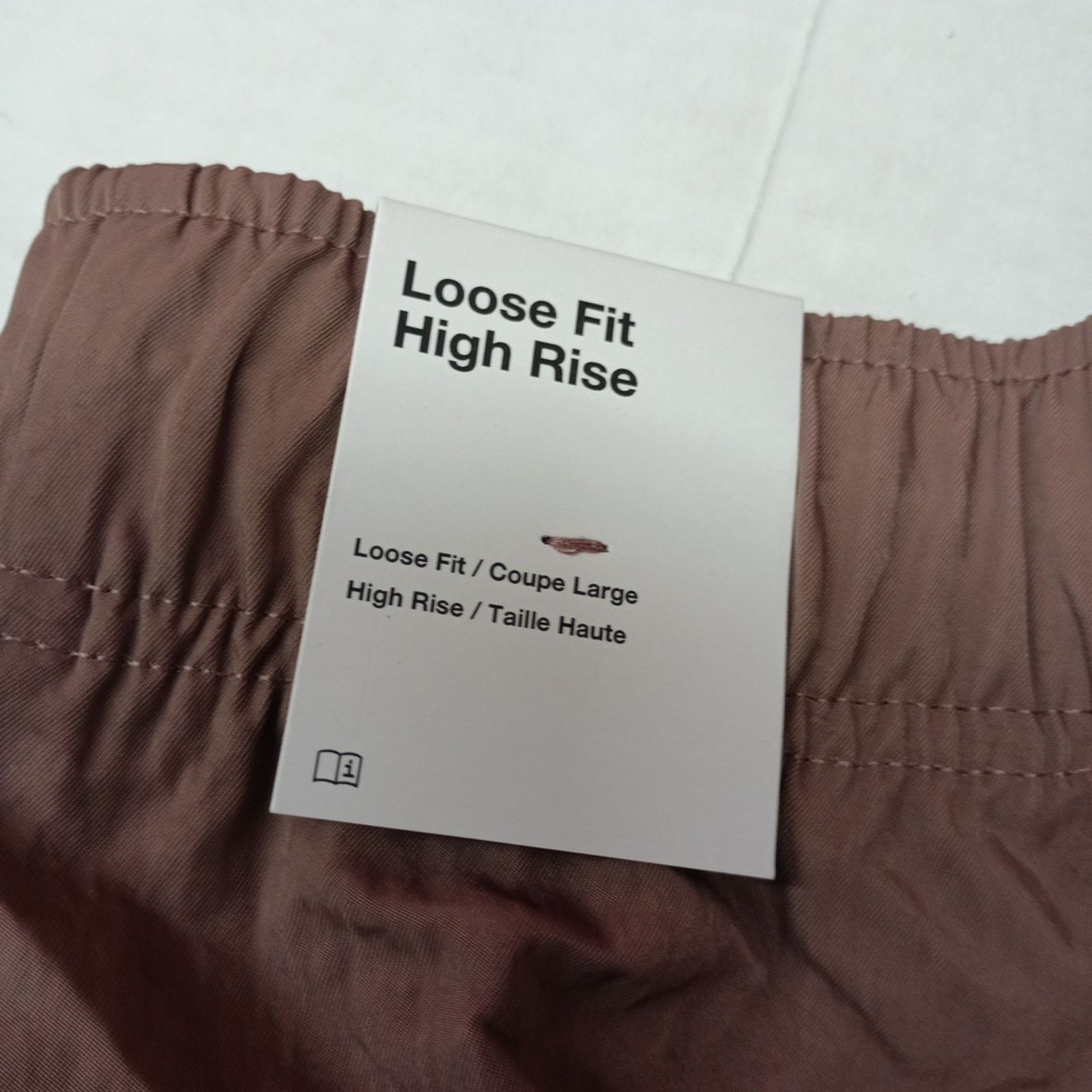 Nike Nike Womens Loose Fit Woven Cargo Shorts Size XS Smoky Mauve Size 28" / US 6 / IT 42 - 8 Thumbnail