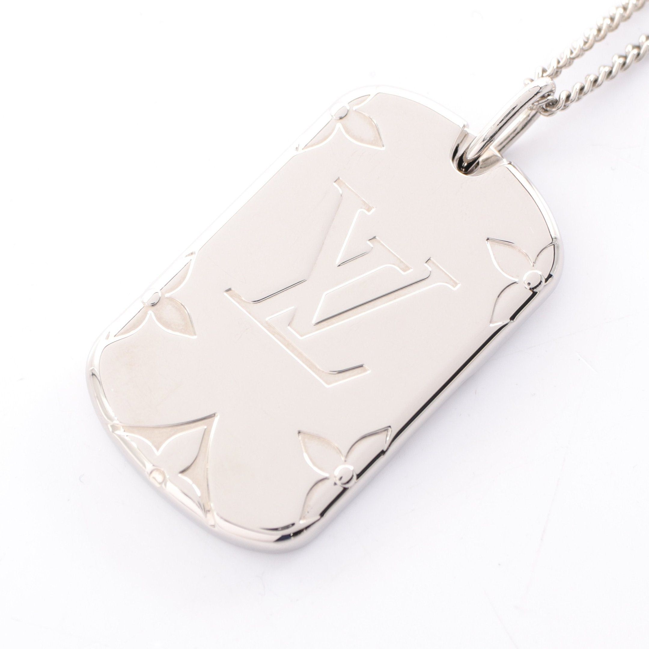 Louis Vuitton Louis Vuitton Locket Necklace Monogram Silver Size ONE SIZE - 1 Thumbnail