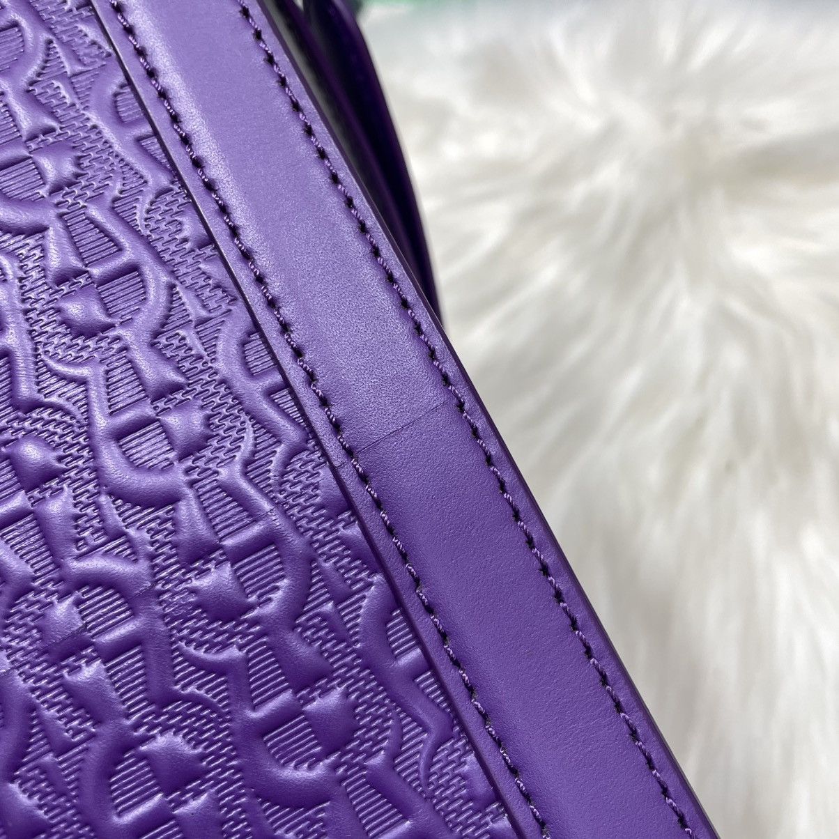 Aigner Authentic AIGNER Embossed Leather Handbag/ Shoulder Bag Size ONE SIZE - 11 Thumbnail