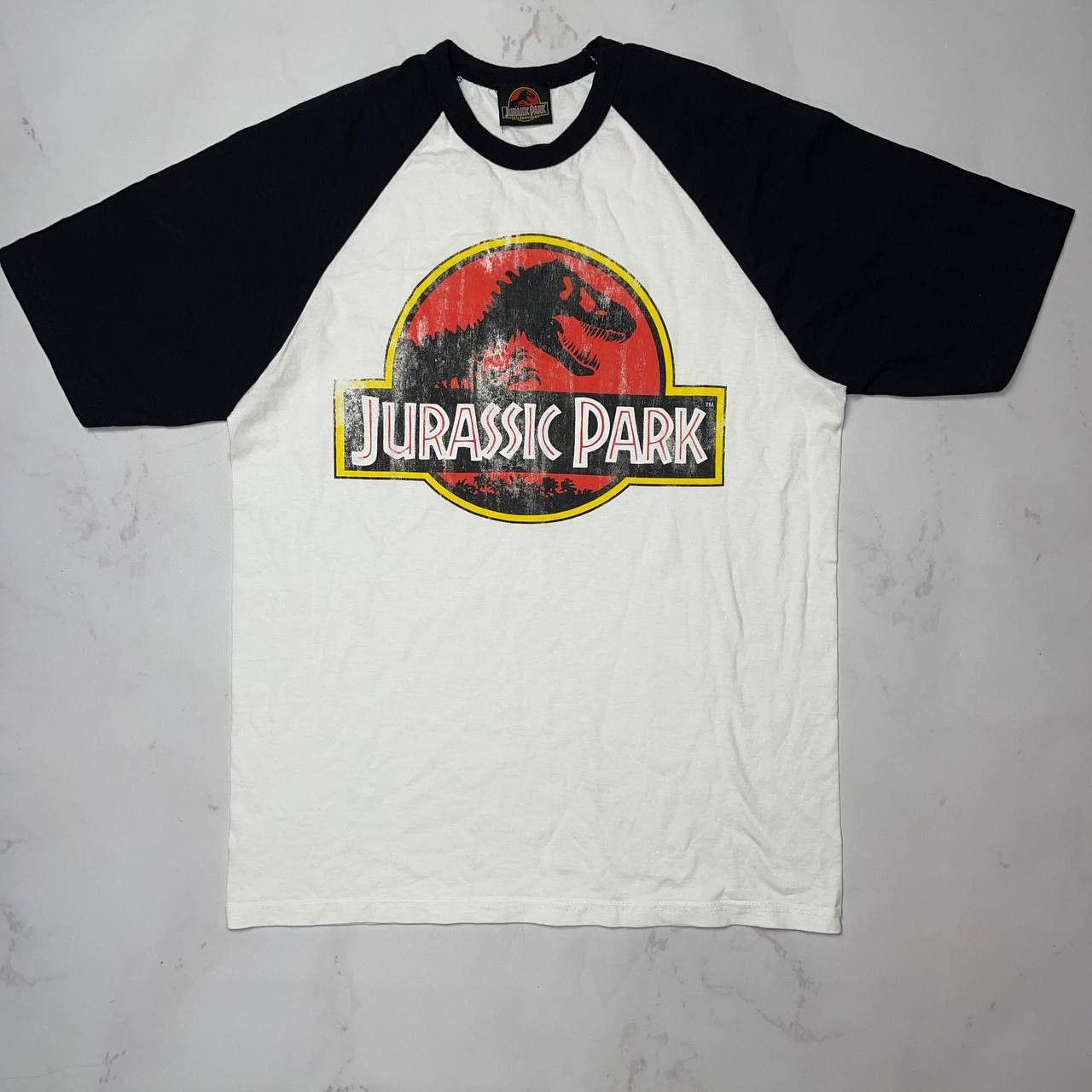 Vintage Vintage Jurassic Park White/Black T-Shirt M Size y2k Size US S / EU 44-46 / 1 - 1 Thumbnail