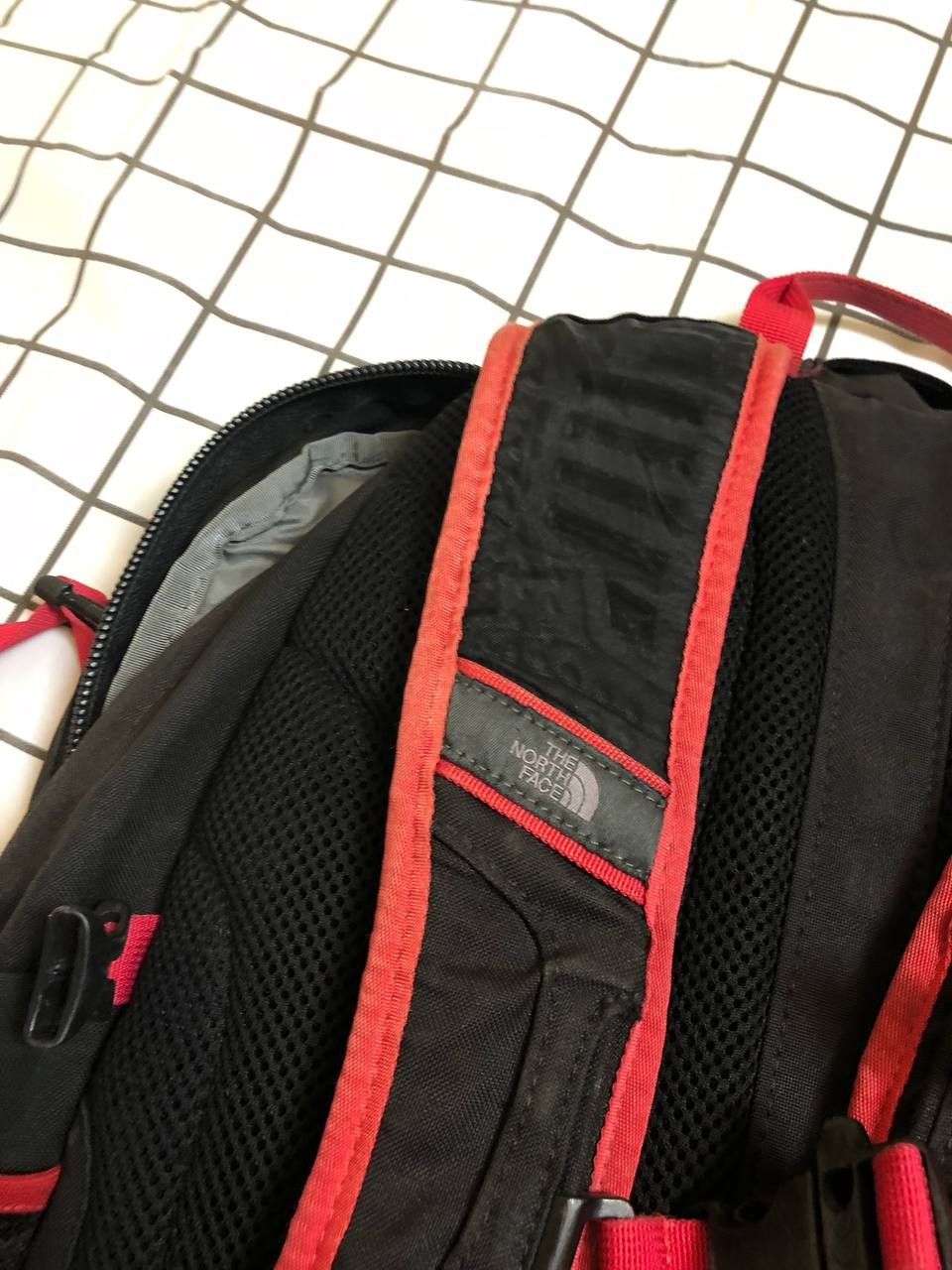 The North Face The North Face TNF Recon Daypack Backpack Hiking Gorpcore Size ONE SIZE - 15 Thumbnail