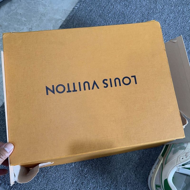 Louis Vuitton Louis Vuitton Classic Trainer Sneakers in White Green -2505 Size US 8 / IT 38 - 6 Thumbnail