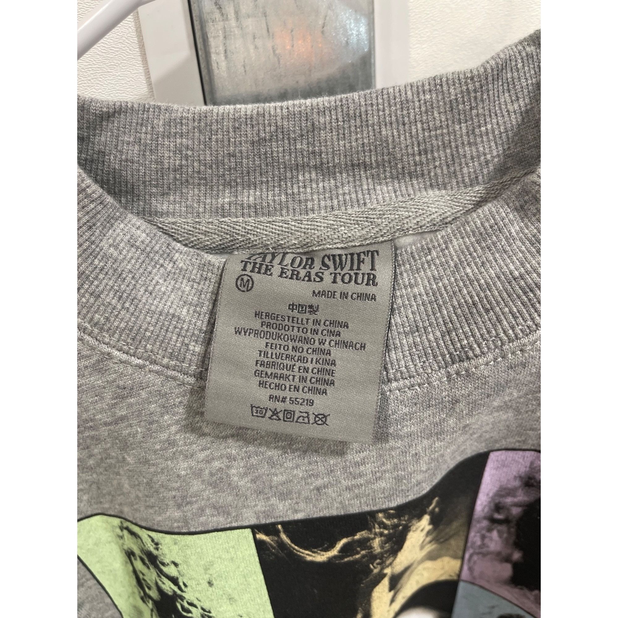 Band Tees NEW TAYLOR SWIFT THE ERAS TOUR CREWNECK SWEATSHIRT MEDIUM Size M / US 6-8 / IT 42-44 - 4 Thumbnail