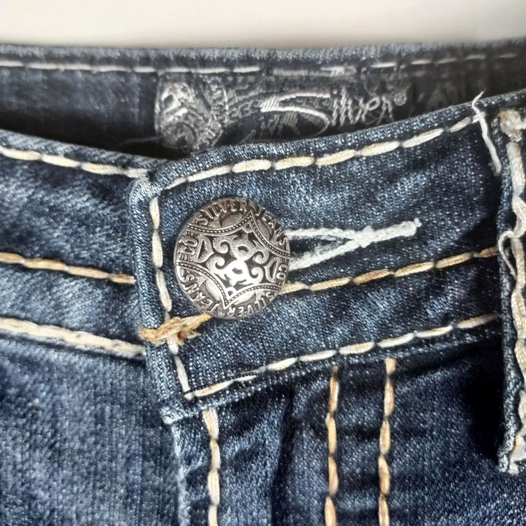Silver Jeans Co. Silver Jeans Aiko Bootcut Jeans Women’s W29 L33 Mid Rise Distressed Denim Blue Jeans with Zip 5-Pocket Design Regular Fit Buttonless Size 29" - 6 Thumbnail
