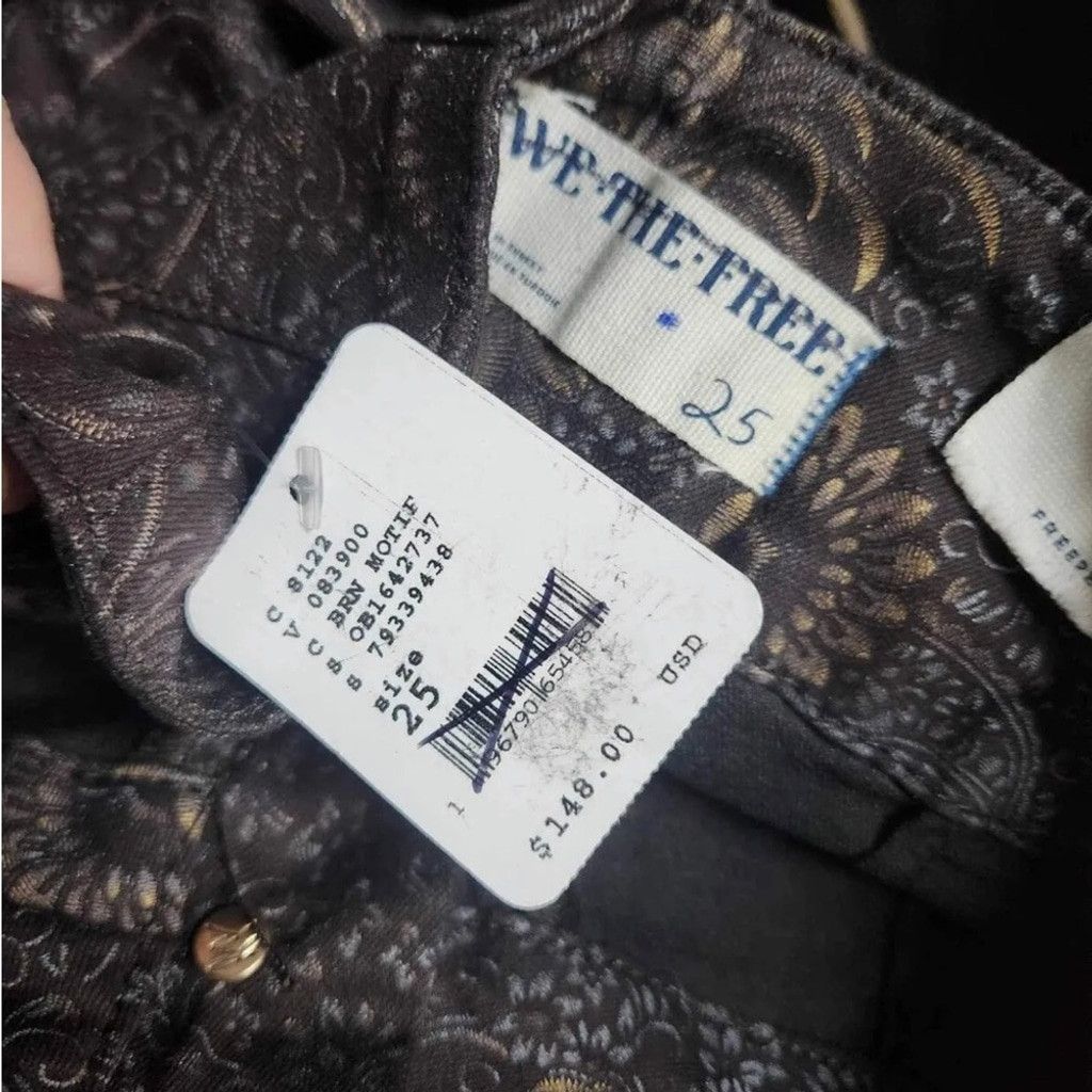 Free People Free People Jayde Foil Printed Flare Jeans Size 25. B19 Size 25" / US 0 / IT 36 - 9 Thumbnail