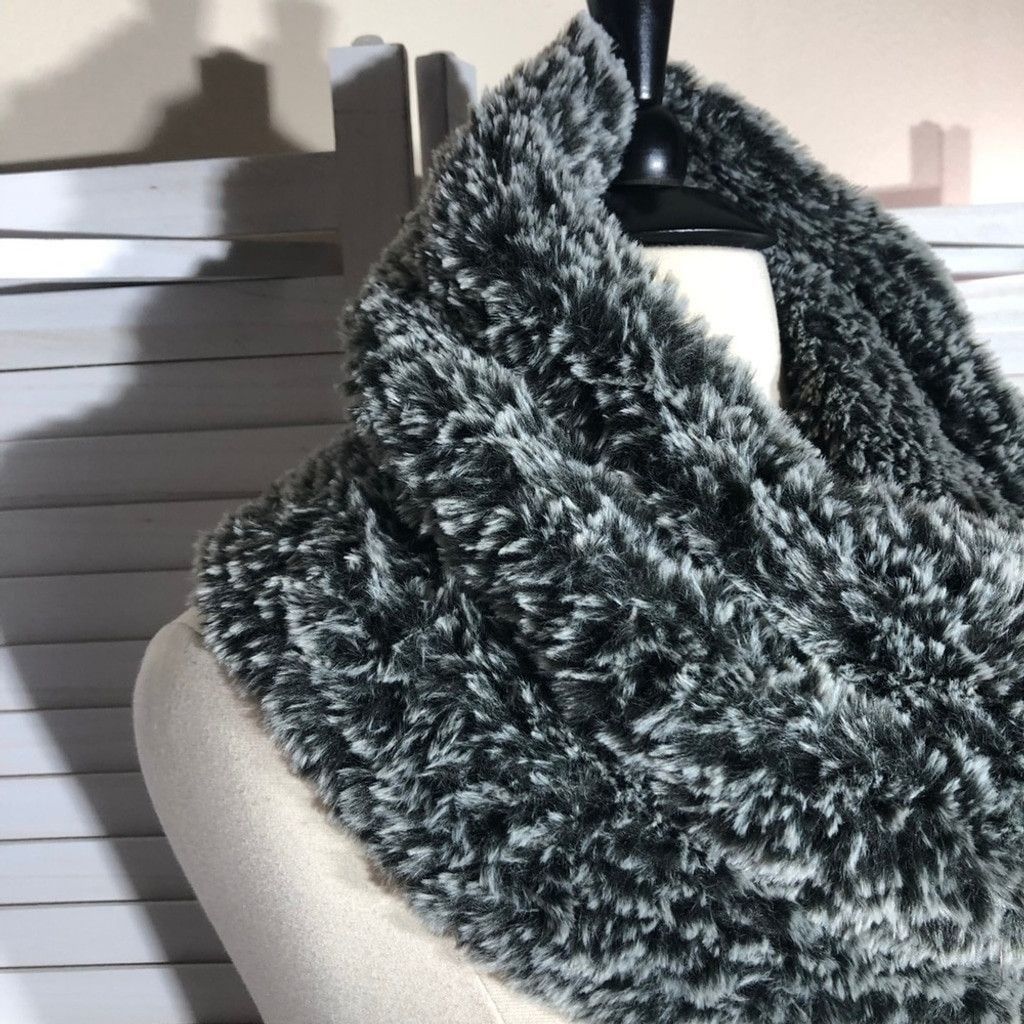 Vintage Infinity Scarf Plush Faux Fur Thick IlSuper Soft Gray sz OS Size ONE SIZE - 5 Thumbnail