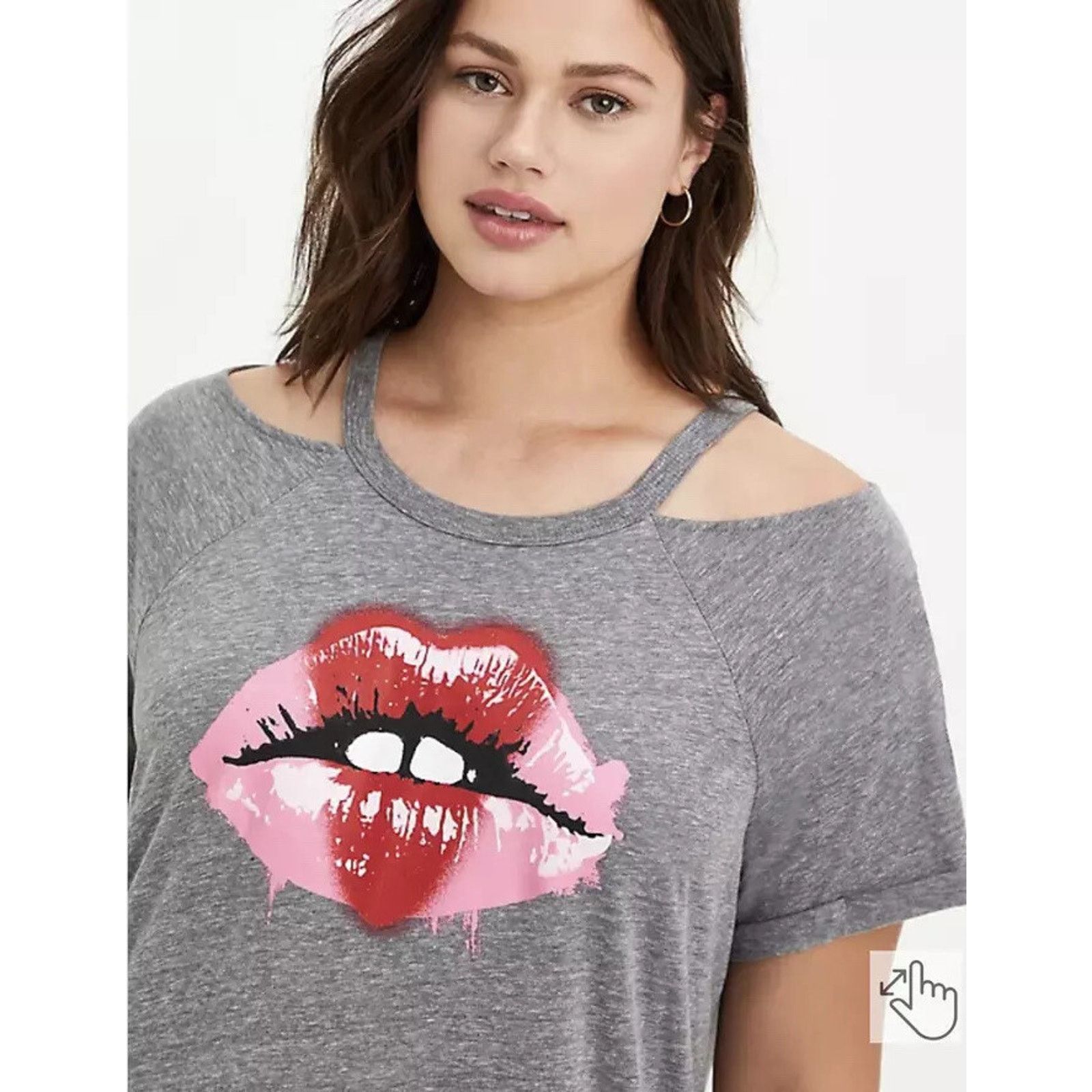 Torrid TORRID 3X HEART LIPS GREY COLD SHOULDER TEE NWT Size 3XL / US 20-22 - 2 Thumbnail