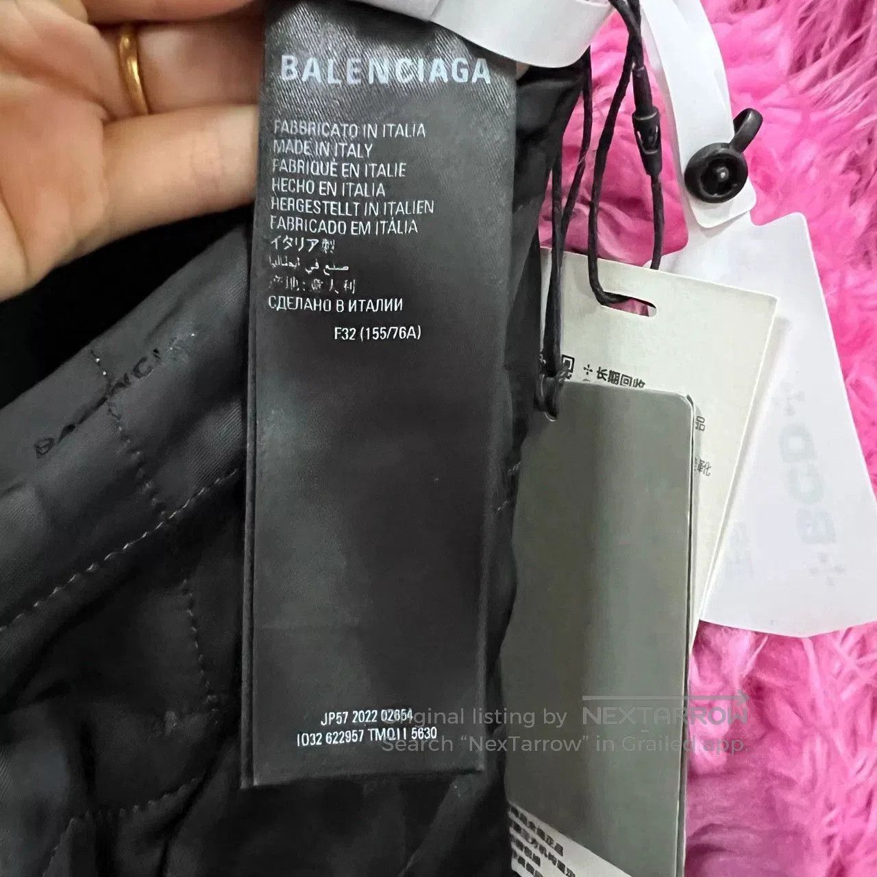 Balenciaga balenciaga pink teddy fur coat limited edition. Size XS / US 0-2 / IT 36-38 - 3 Thumbnail