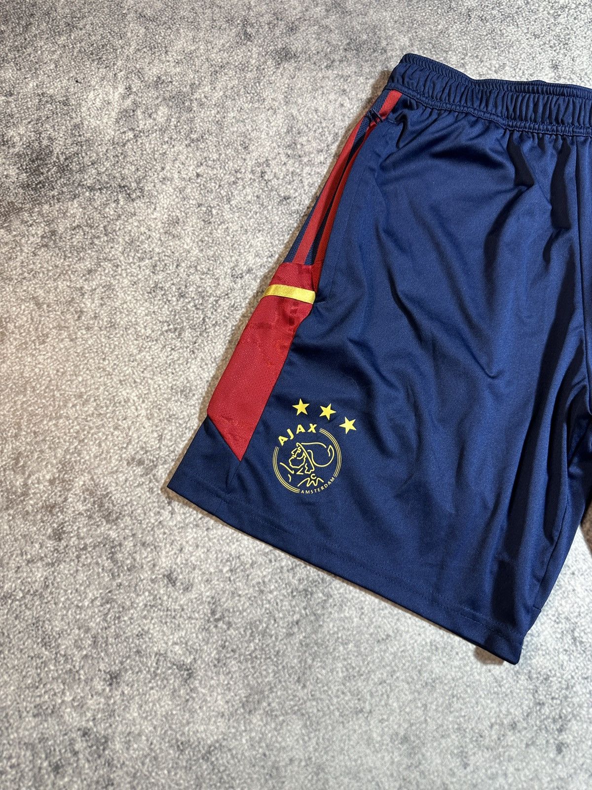 Adidas × Vintage Vintage Adidas Ajax Shorts Rare Streetwear Casual VTg Soccer Size US 32 / EU 48 - 2 Thumbnail