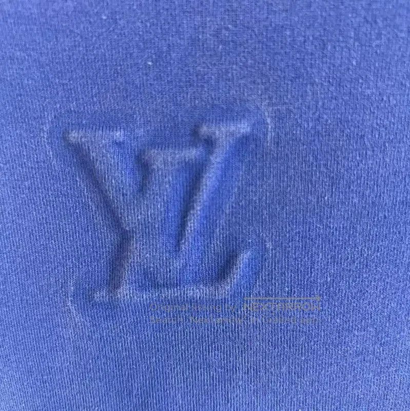 Louis Vuitton Louis Vuitton Men's XL Blue Cotton T-Shirt . Size US XL / EU 56 / 4 - 2 Thumbnail