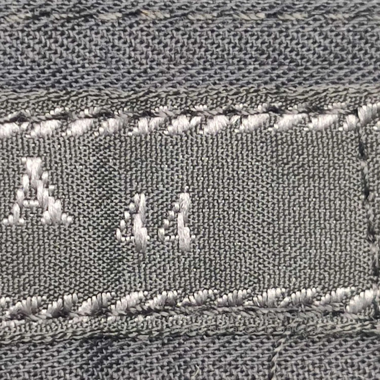 Prada Prada XS Short. Size US L / EU 52-54 / 3 - 3 Thumbnail