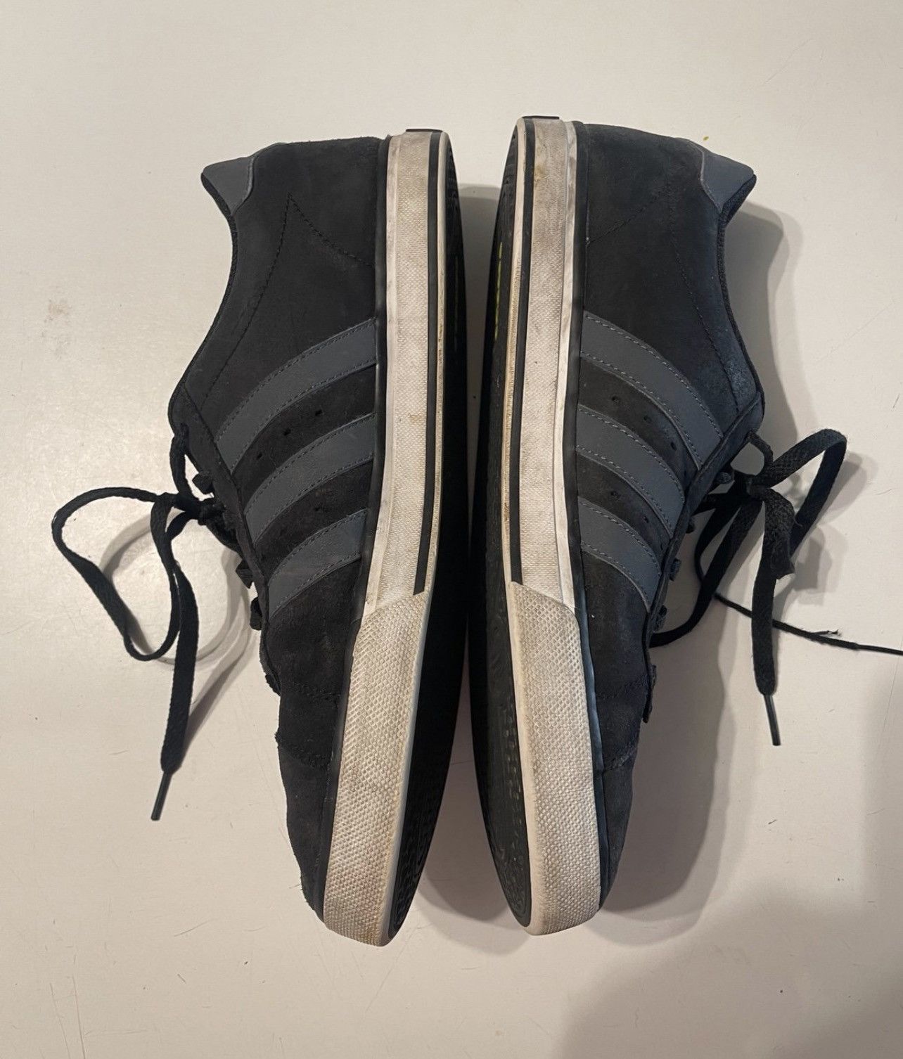 Adidas Adidas Neo SE Men’s 10 Vulc Black Low Top Sneakers Shoes Size US 10 / EU 43 - 6 Thumbnail