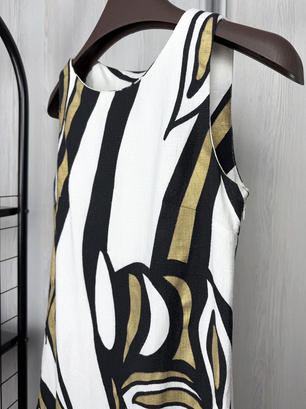 Versace Jeans Couture Versace Jeans Couture white abstract print knee length dres Size S / US 4 / IT 40 - 4 Thumbnail