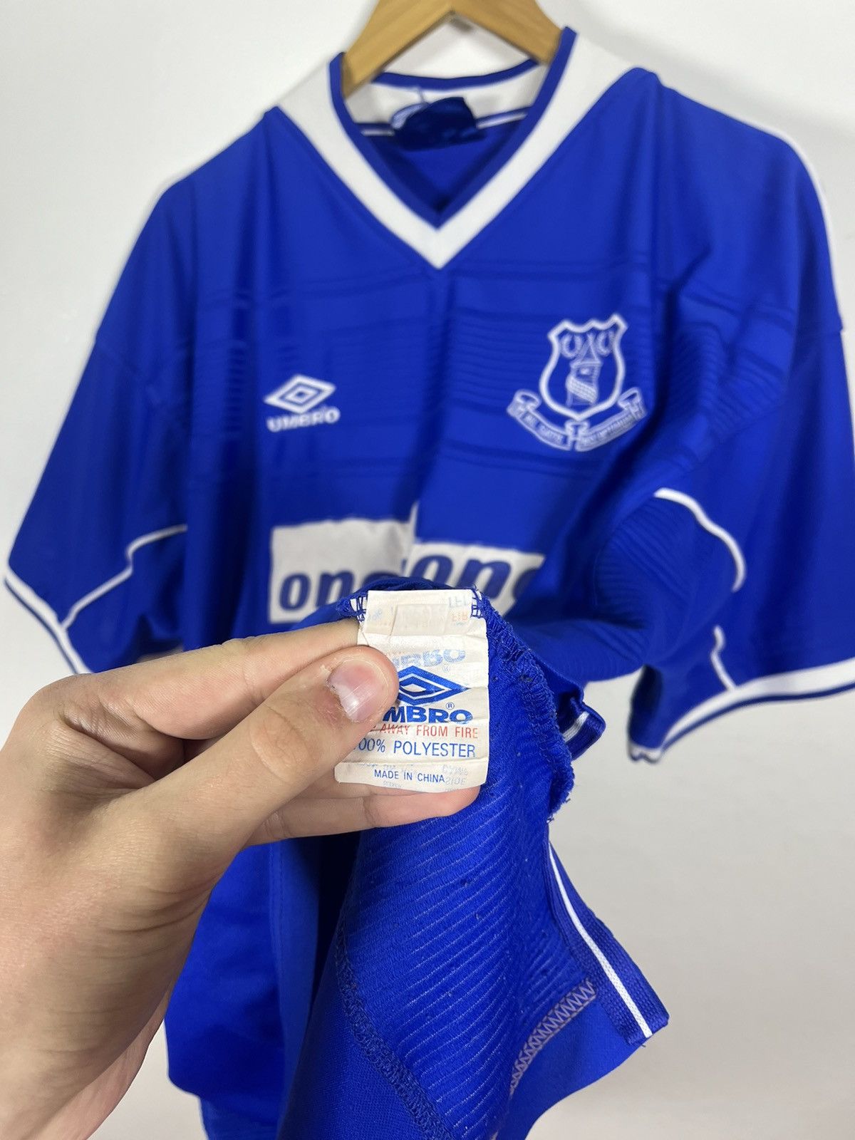 Umbro Umbro Everton Football Jersey Home 1999 Vintage Streetwear Size US XL / EU 56 / 4 - 11 Thumbnail