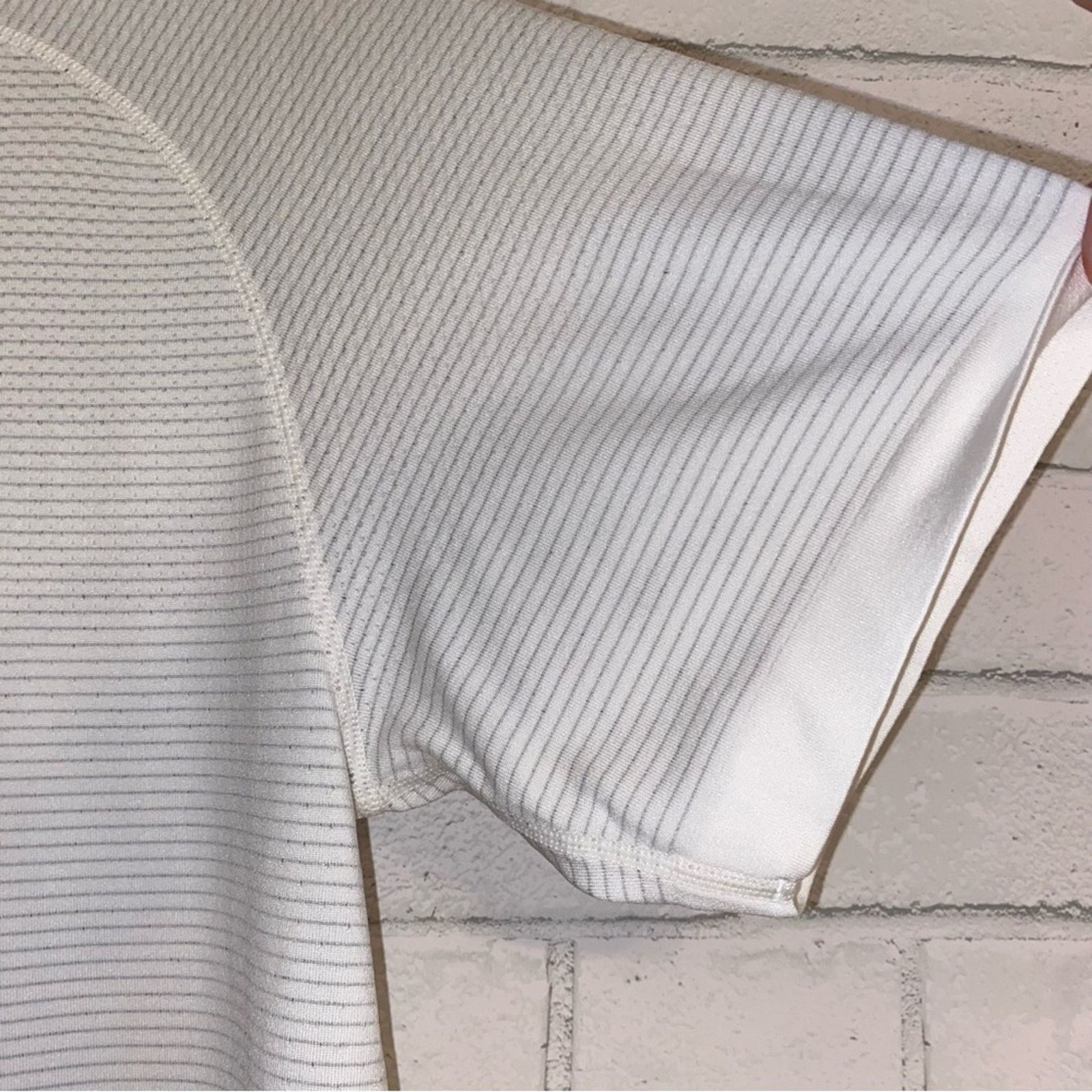 Lululemon LULULEMON Mens $78 Training Tech Shirt Sleeve Tee EUC MED Size US M / EU 48-50 / 2 - 5 Thumbnail