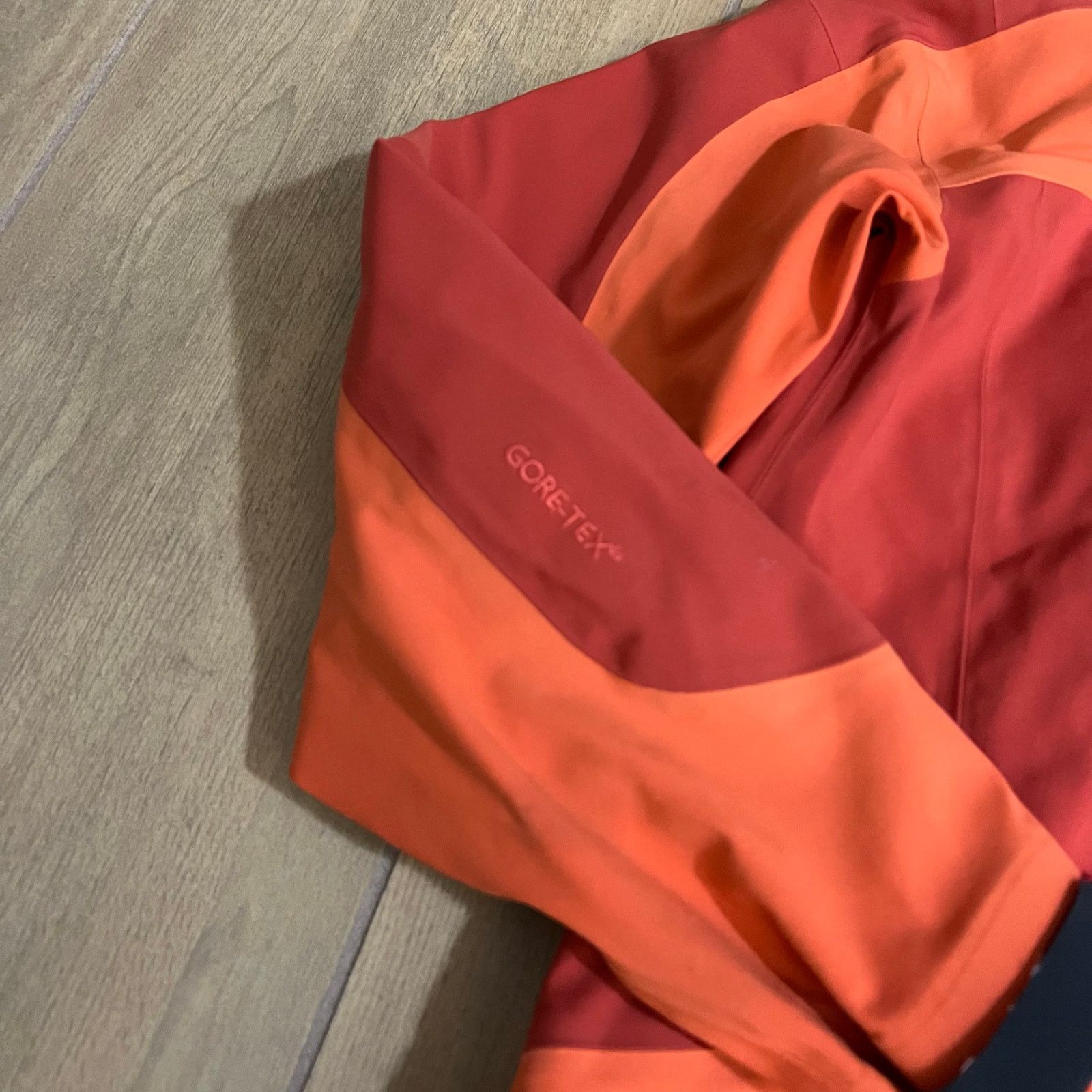 Arc'teryx Arc’teryx Women’s M Ski Shell Jacket RECCO Avalanche Orange Size M / US 6-8 / IT 42-44 - 18 Thumbnail
