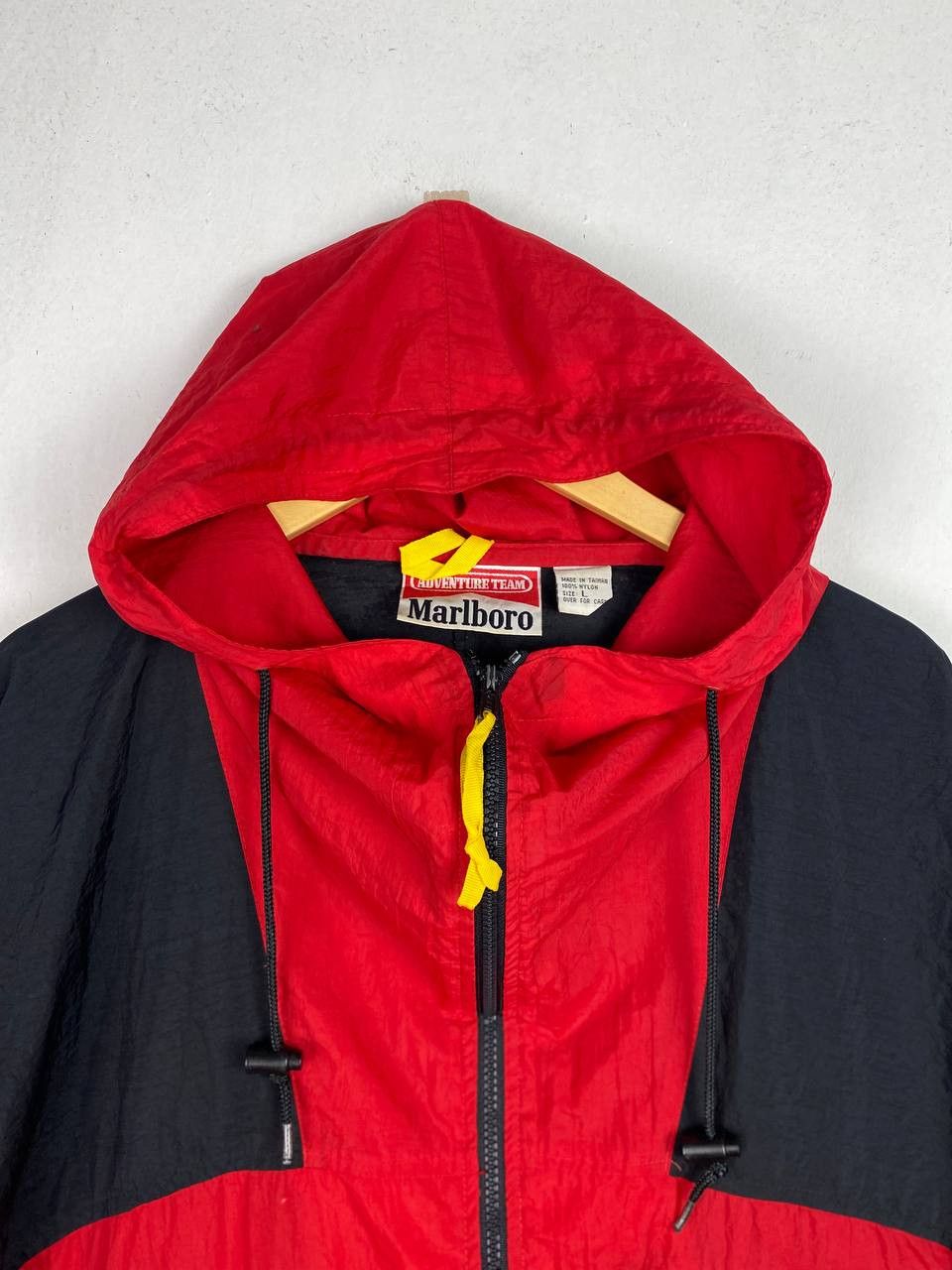 Marlboro vintage 90s marlboro expedition team windbreaker nice design Size US L / EU 52-54 / 3 - 2 Thumbnail