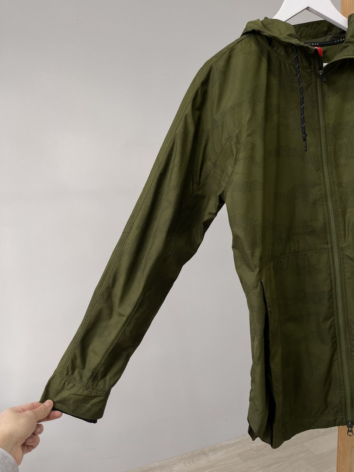 Nike Nike Air Max Woven Monogram Packable Windbreaker Jacket Size US S / EU 44-46 / 1 - 5 Thumbnail