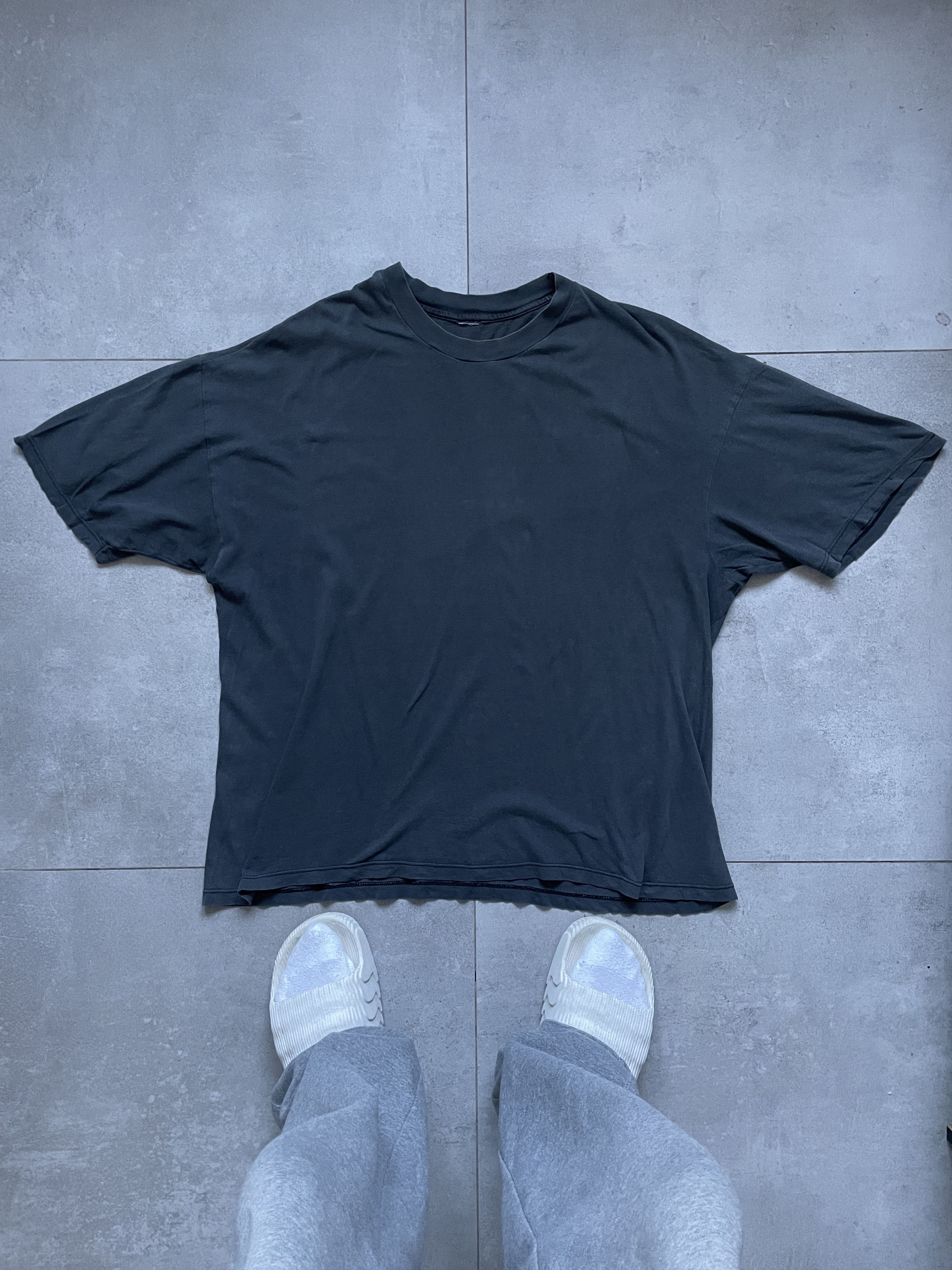 Vintage VINTAGE 90s MADE IN USA BOXY WASHED FADED ANTHRACITE TEE Size US XL / EU 56 / 4 - 1 Thumbnail