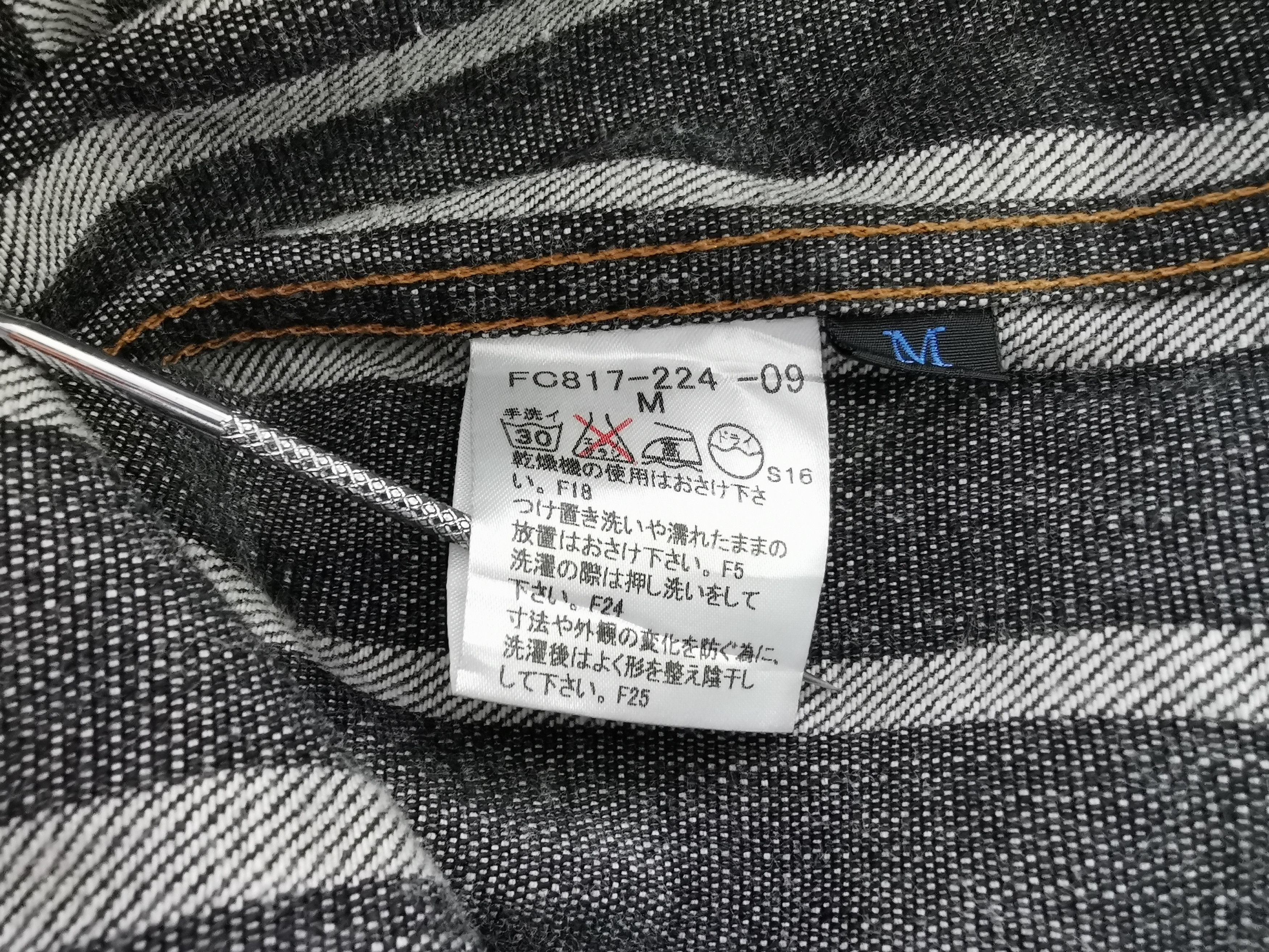 Burberry Vintage Burberry Blue Label Denim Jeans Jacket Size M Size US M / EU 48-50 / 2 - 6 Thumbnail