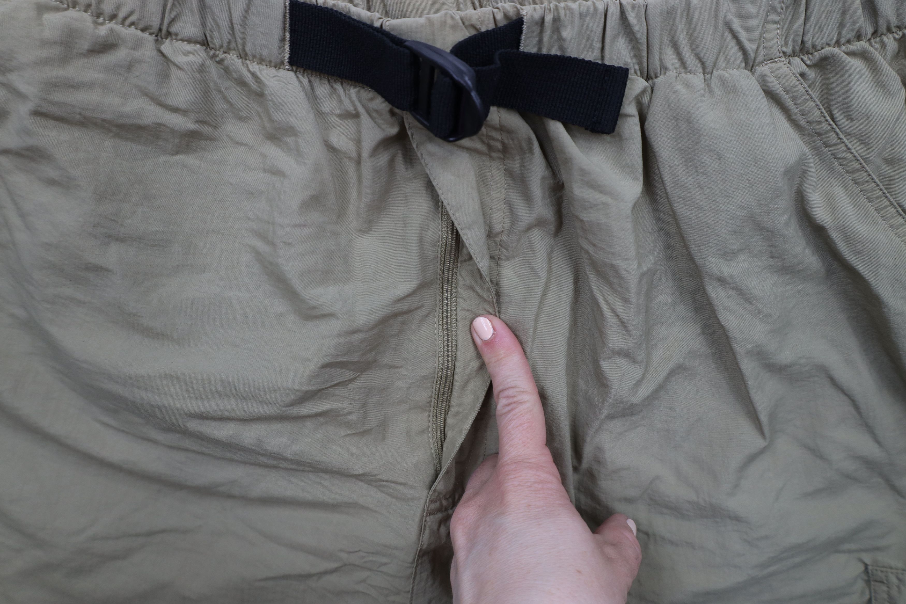 Universal Studios × Vintage Vintage 90s Universal Studios Cargo Shorts Beige Nylon Size US 38 / EU 54 - 5 Thumbnail