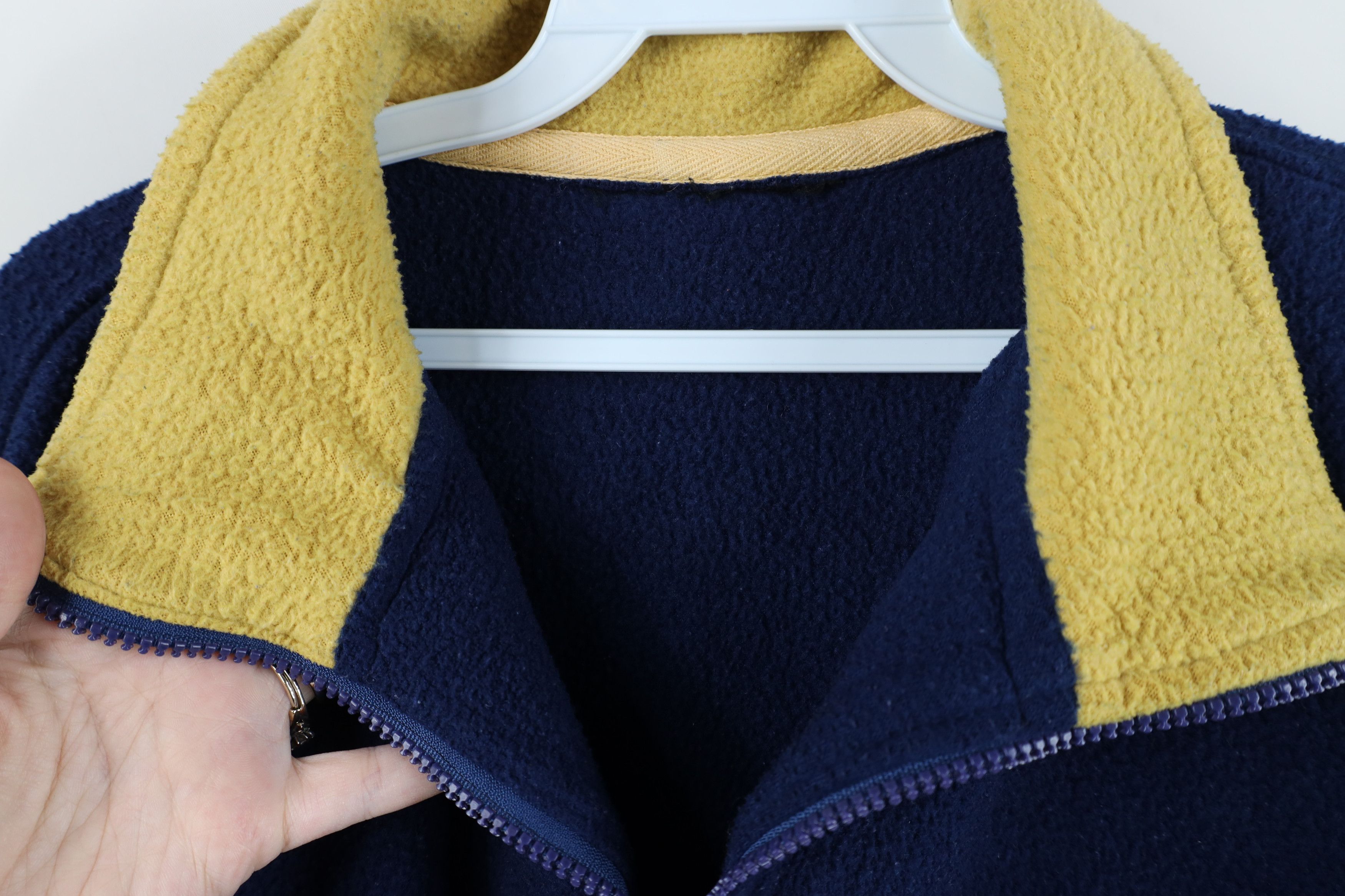 Vintage Vintage 90s Notre Dame University Half Zip Fleece Sweater Size US XXL / EU 58 / 5 - 8 Thumbnail