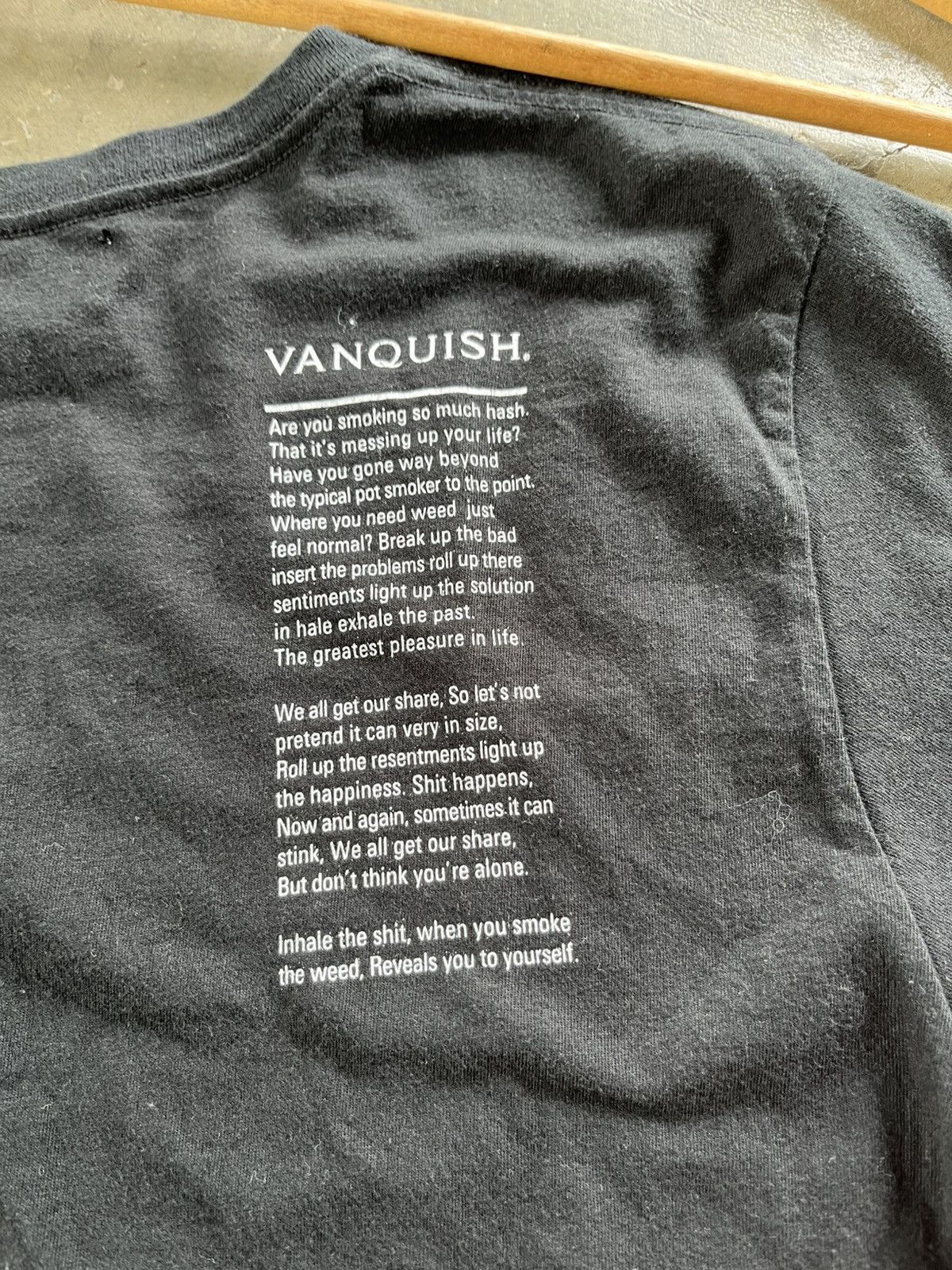 Japanese Brand × Vanquish 🍊Vanquish Hello World Naked Girl Logo V Neck Tee Size M / US 6-8 / IT 42-44 - 2 Thumbnail