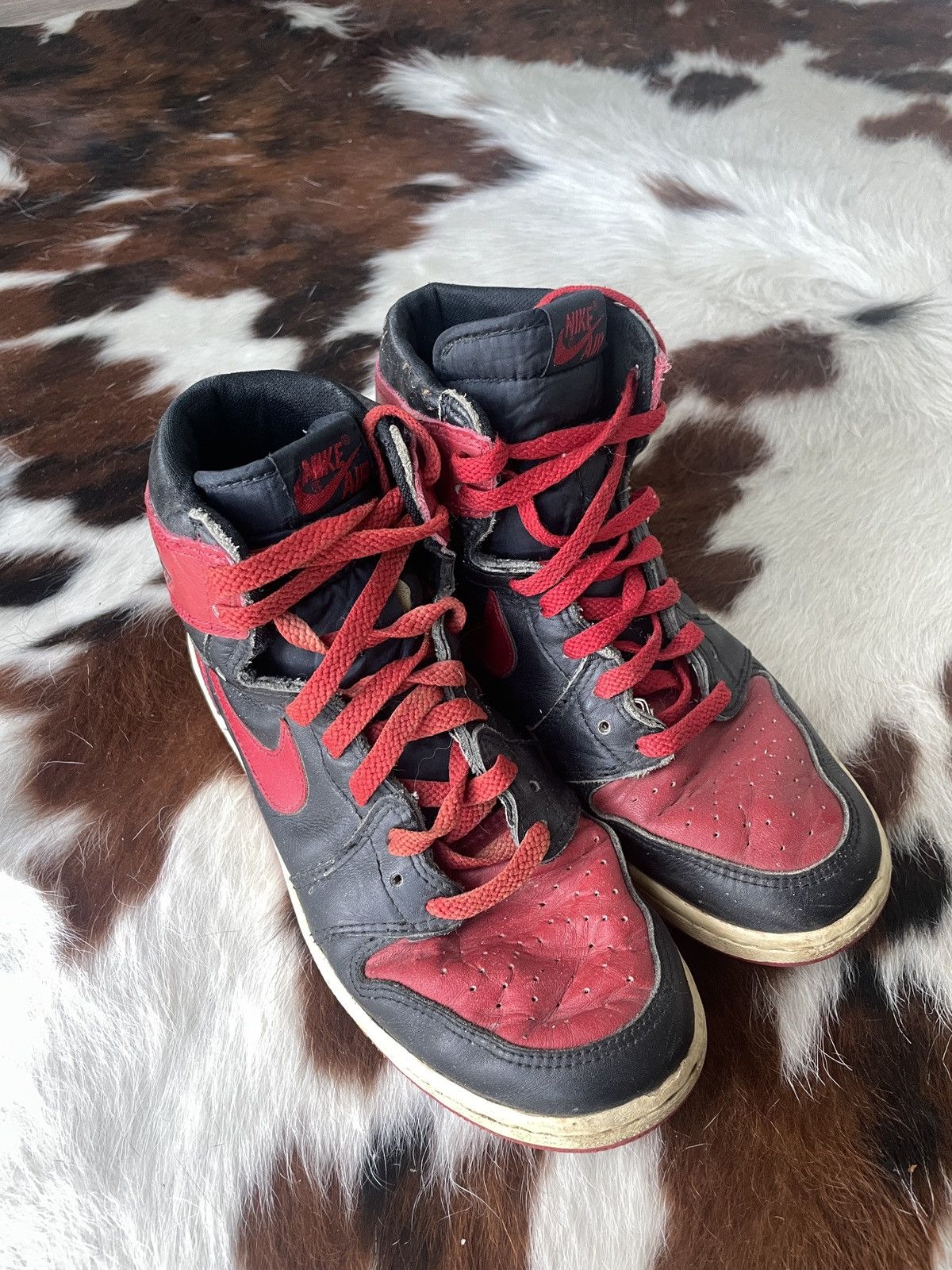 Jordan Brand × Nike × Vintage Nike 1985 Air Jordan 1 black/red sz 7.5 Size US 7.5 / EU 40-41 - 2 Thumbnail
