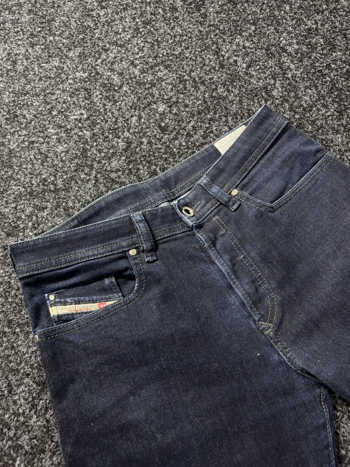 Diesel Luxury Diesel Italy Buster Dark Wash Slim Tapered Jeans W30 Size US 30 / EU 46 - 7 Thumbnail