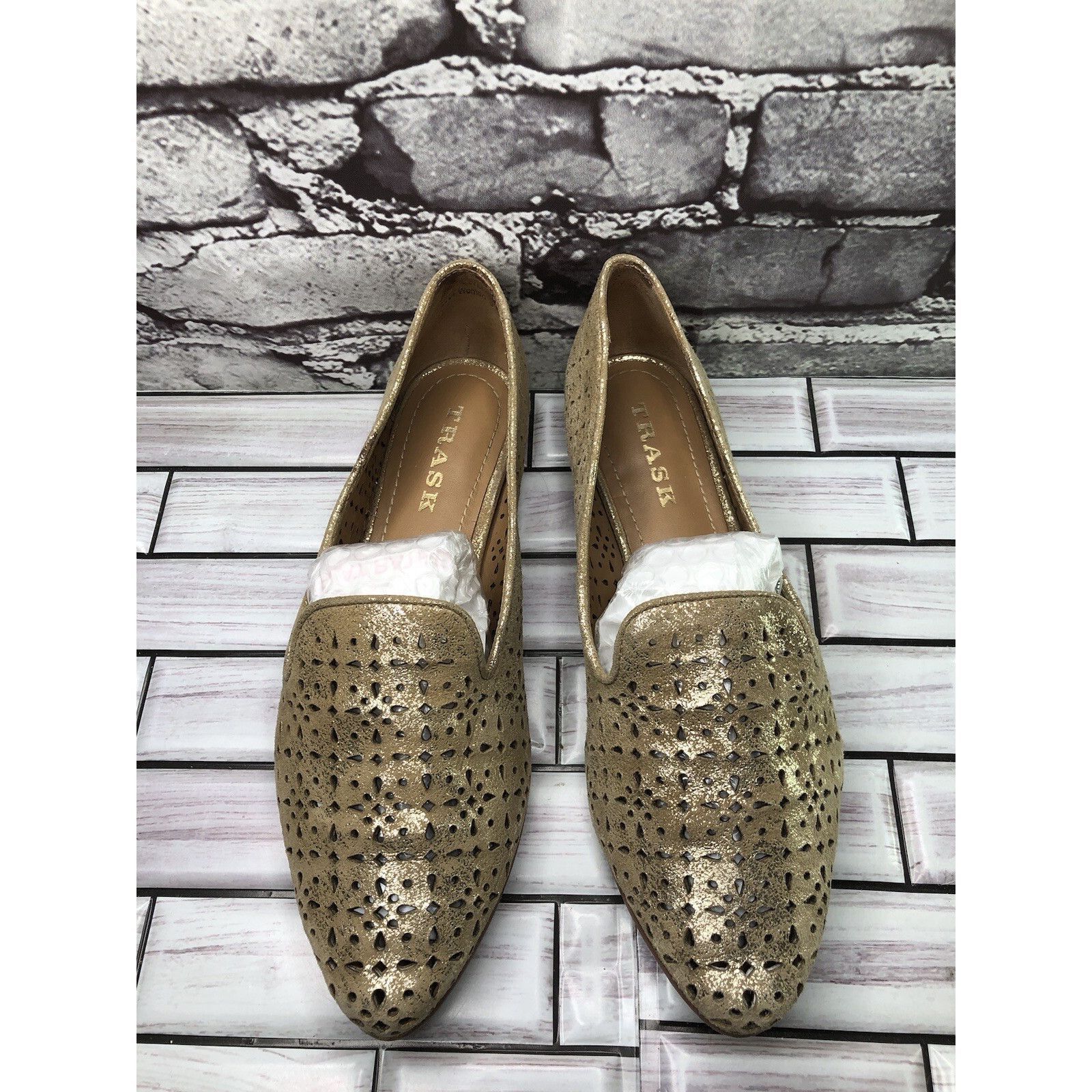 Trask H.S. Trask Gold Leather Shimmer Slip On Perforated Shoes Wom Size US 7.5 / IT 37.5 - 11 Thumbnail
