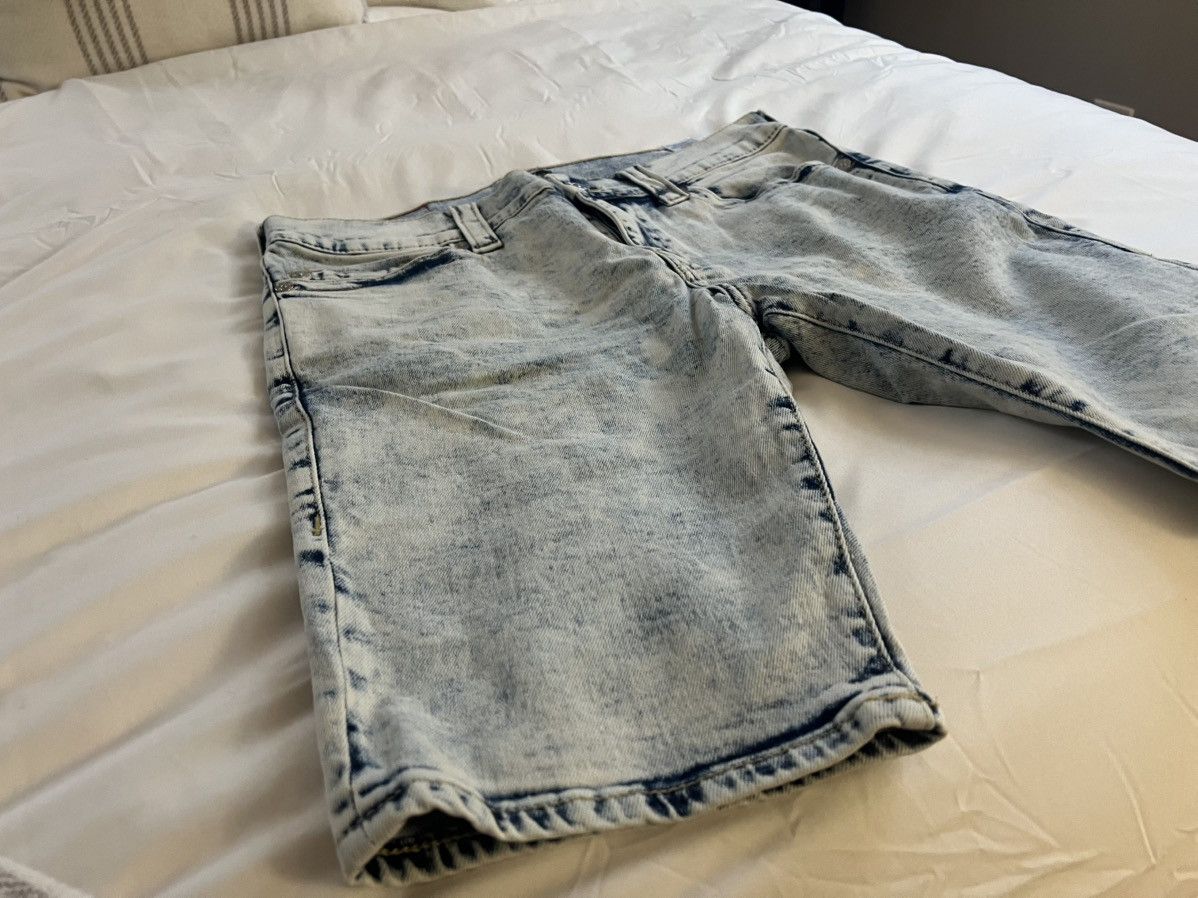 True Religion True Religion Rocco Jean Shorts Size US 33 - 2 Thumbnail