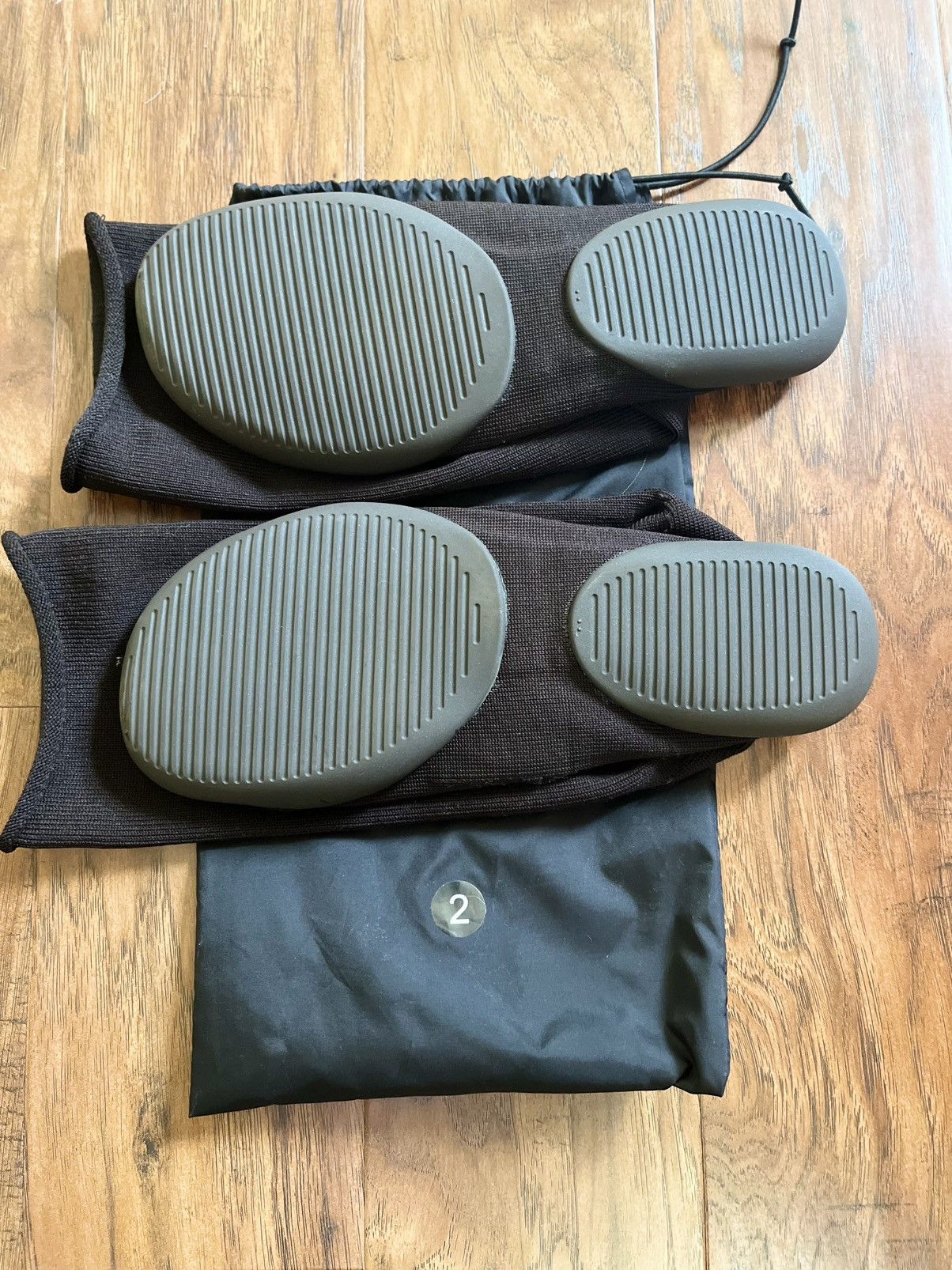 Kanye West × Yeezy YZY Pods SIZE 2 Size US 11 / EU 44 - 4 Thumbnail