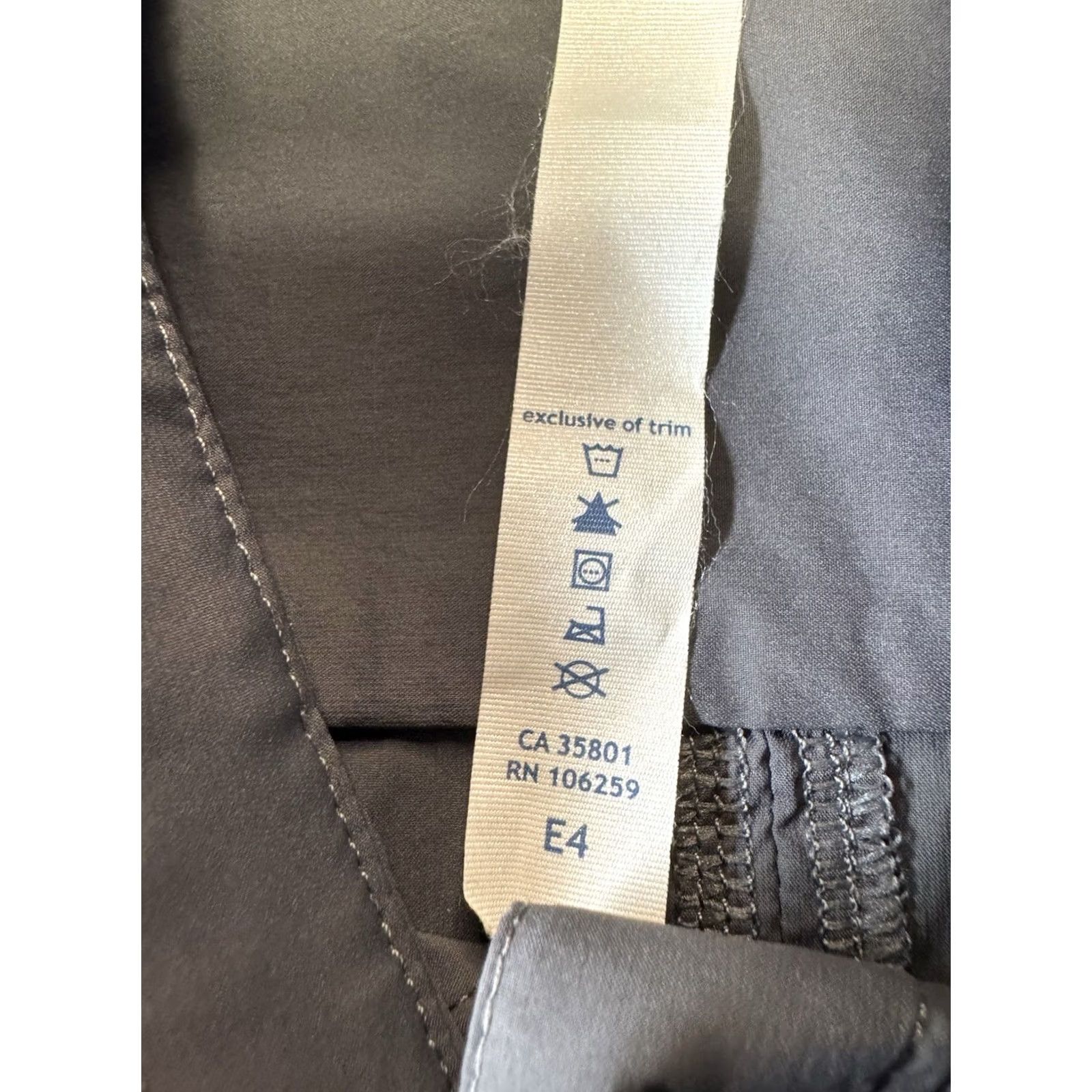 Lululemon Lululemon Urbanite Shirt Button-Up Gray Women’s 8 Vintage No Flawed Delamination Shoulder Break Size M / US 6-8 / IT 42-44 - 4 Thumbnail