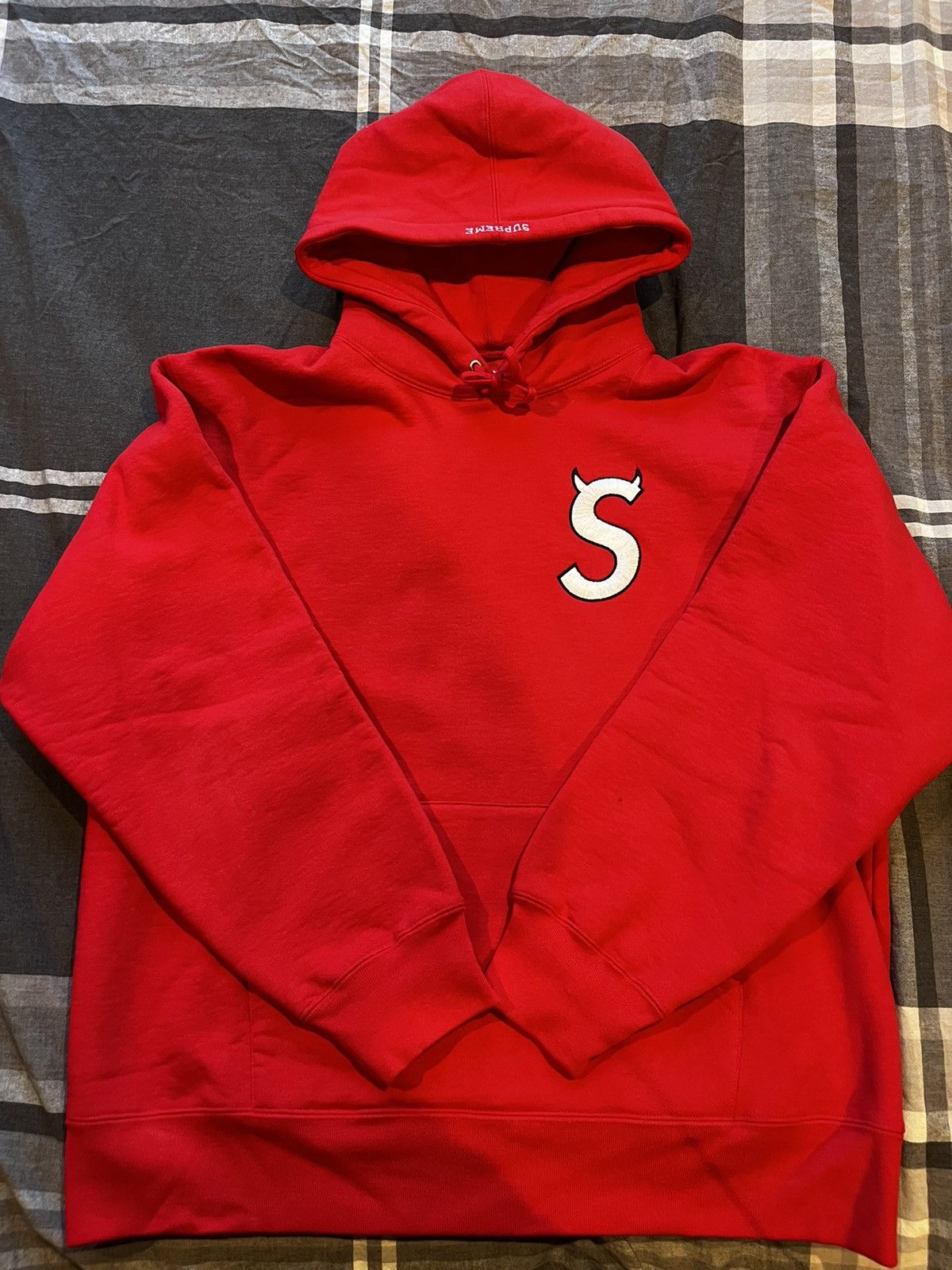 SUPREME Sロゴ　フーディー Supreme S Logo Zip Up Hooded Sweatshirt (FW24) - $168