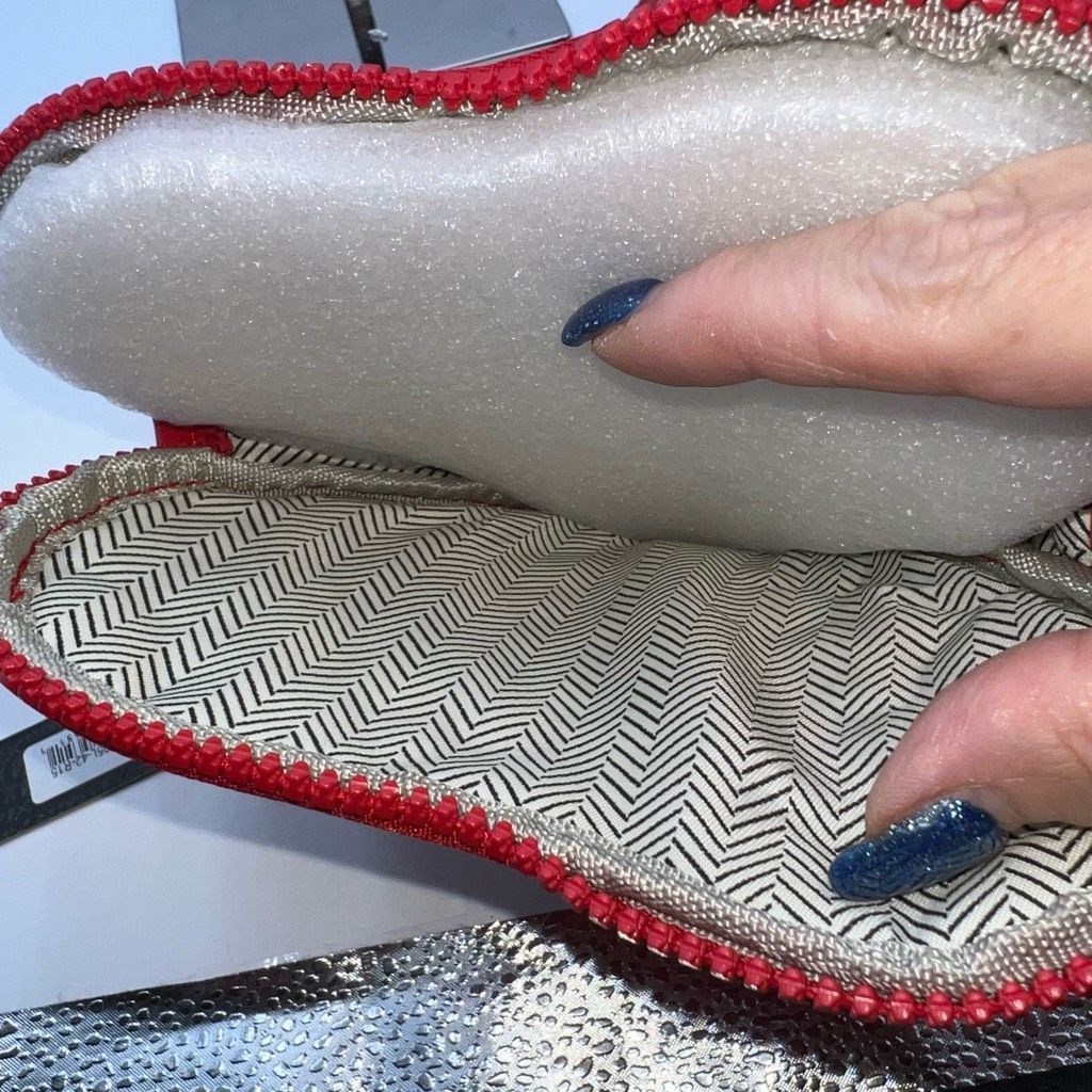 XOXO XOXO Faux Patent Leather Wristlet Duo Pouch and Heart In Can Size ONE SIZE - 11 Thumbnail