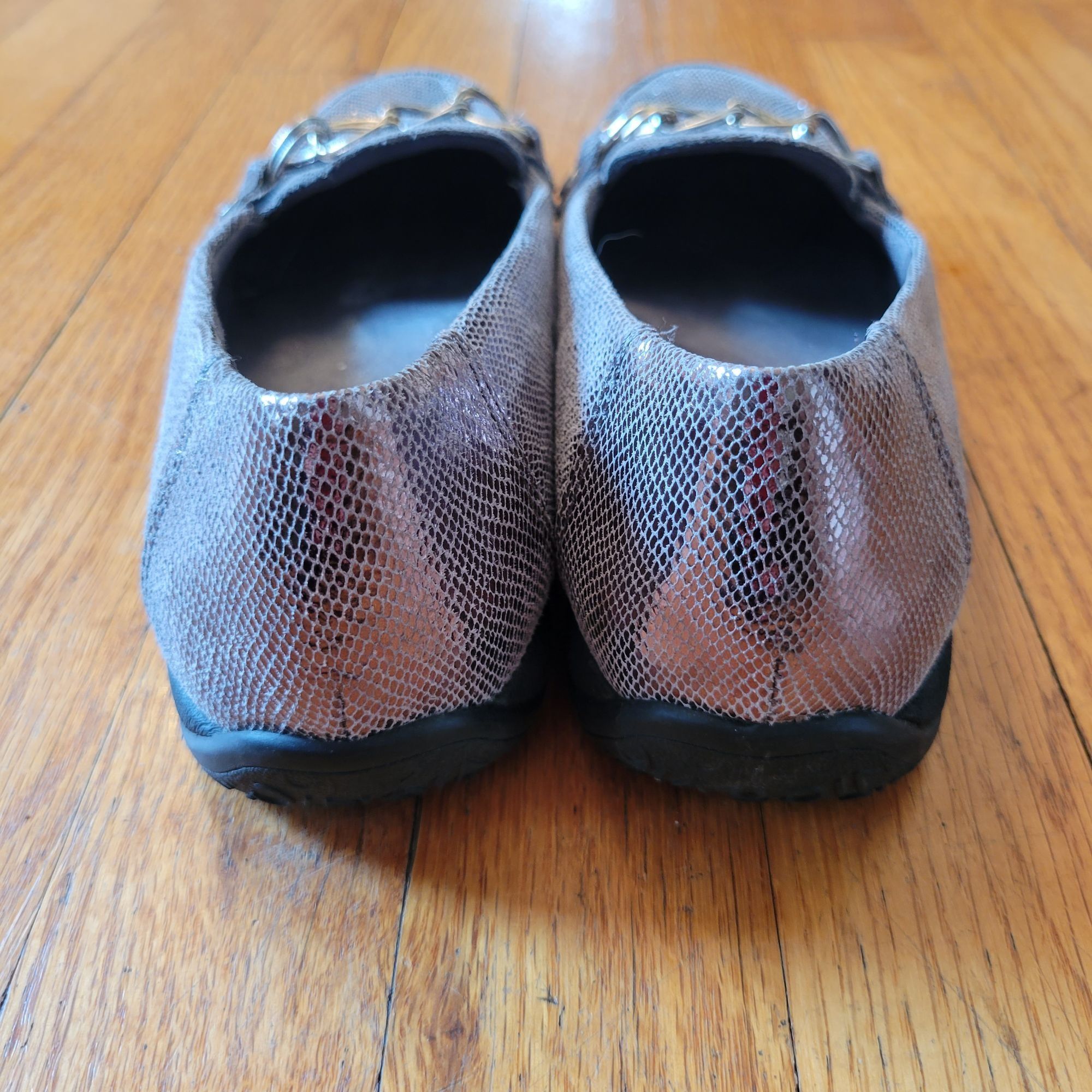 Vionic Vionic Orthaheel Loafers 6.5 Gray Snake Print ALDA Pewter Me Size US 6.5 / IT 36.5 - 7 Thumbnail