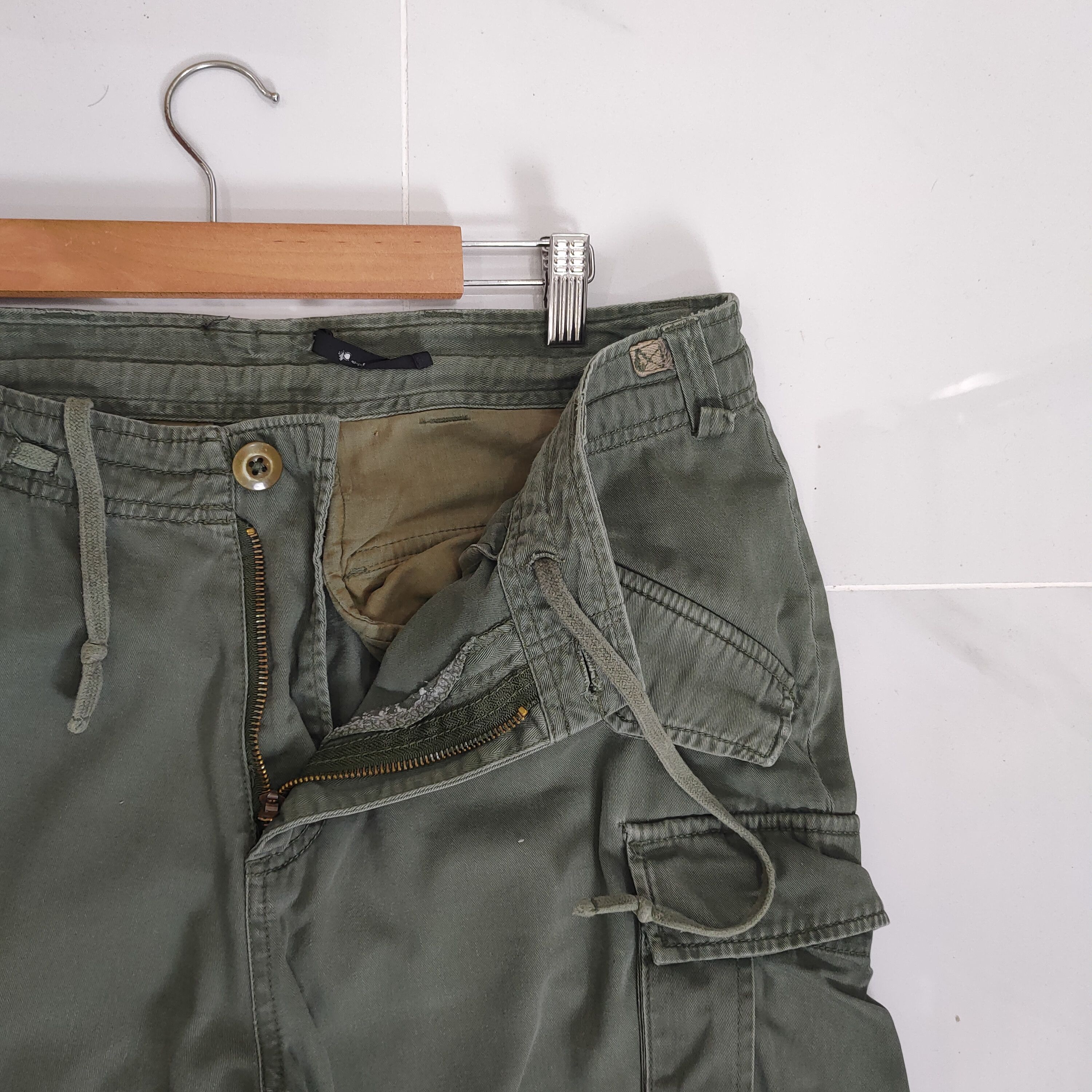Japanese Brand VINTAGE JAPANESE BONDAGE CARGO PANTS Size US 34 / EU 50 - 6 Thumbnail