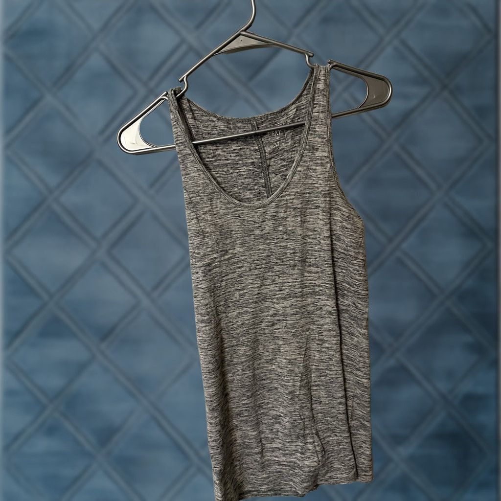 Gap Gap Tank Women Top XSmall Petite Sleeveless Gray Crew Neck Casual Basic Size XS / US 0-2 / IT 36-38 - 1 Thumbnail