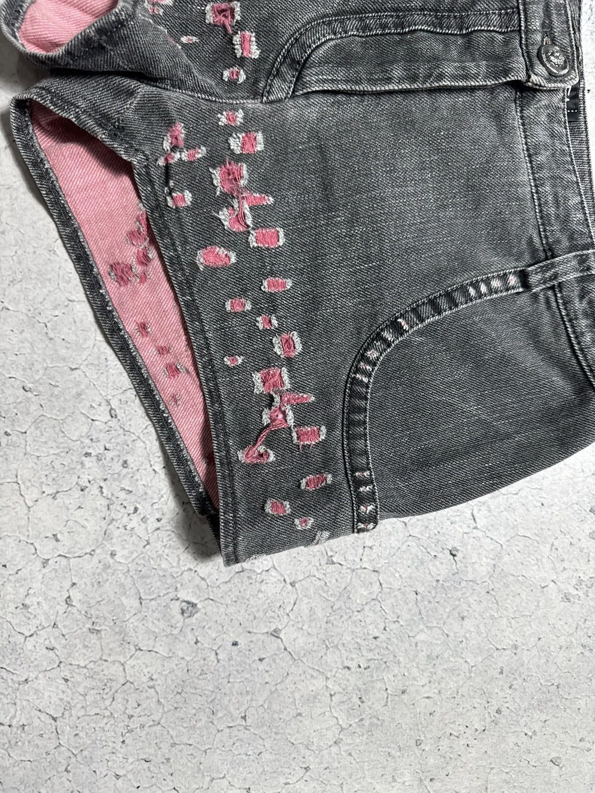 Chanel Chanel Women’s Denim Shorts Luxury Rare Vintage Size 27" / US 4 / IT 40 - 4 Thumbnail
