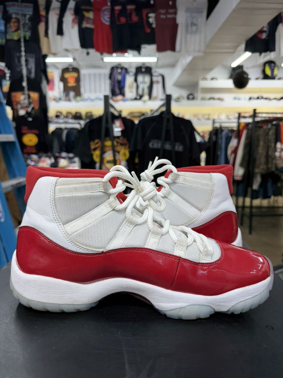Jordan Brand Air Jordan 11 Cherry Size 11 (2022) Size US 11 / EU 44 - 3 Thumbnail