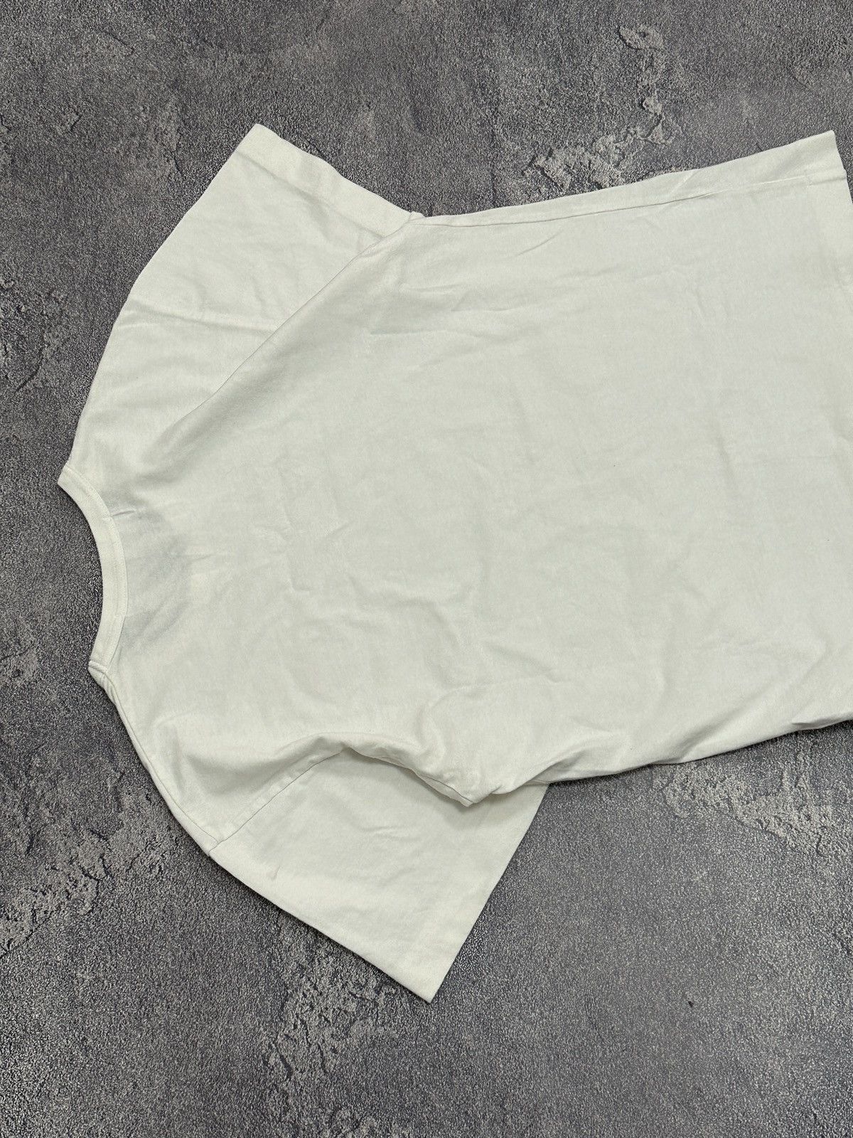 Comme des Garcons PLAY Comme Des Garcons Play Heat Logo White T-Shirt M Size Size US M / EU 48-50 / 2 - 7 Thumbnail