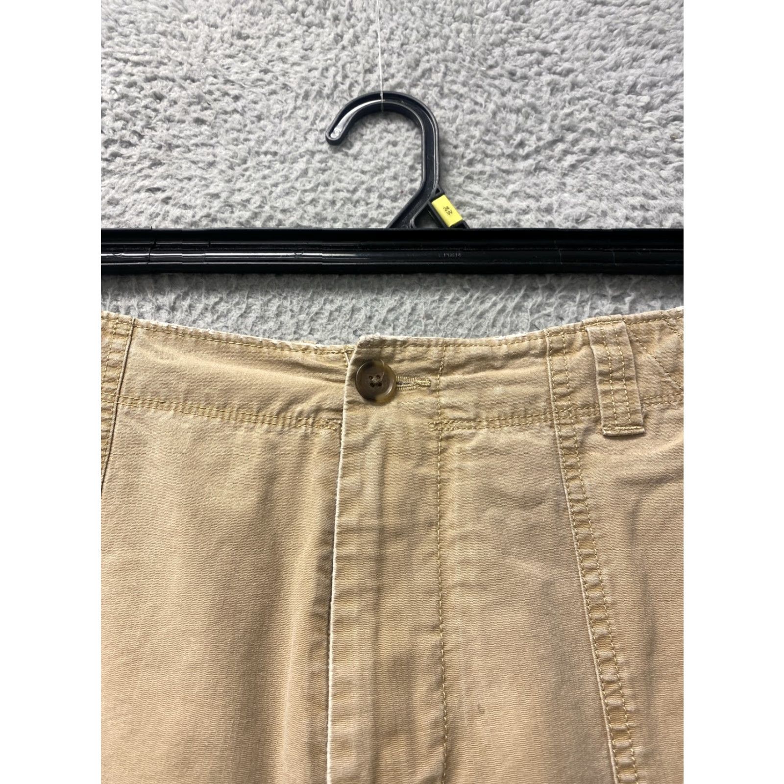 J.Crew J.Crew Men's 10.5" Cotton Chino Shorts Size 35 Beige Casual Travel Classic Flat Front Size US 35 - 2 Thumbnail