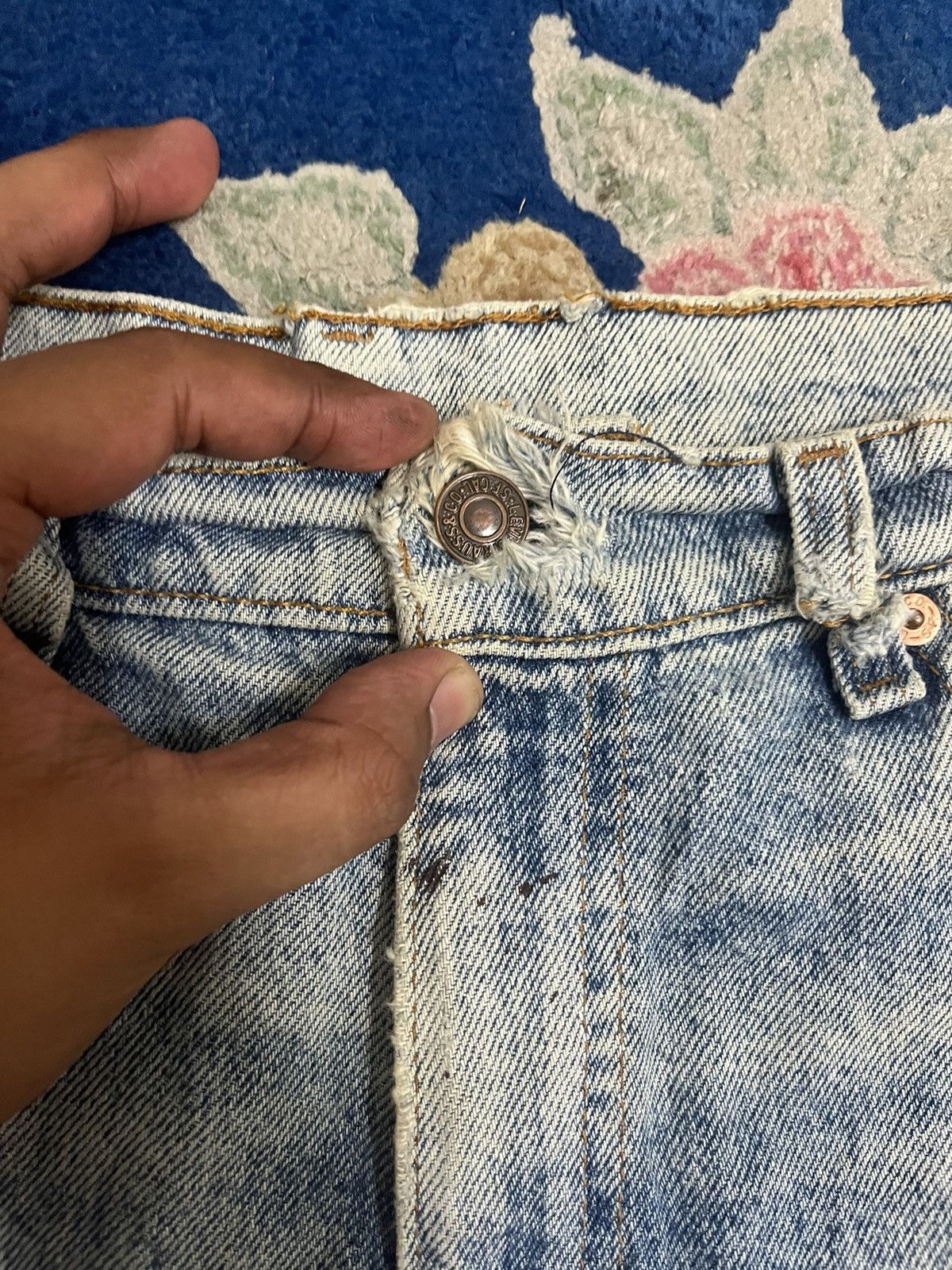 LVC × Levi's × Levi's Vintage Clothing Vintage Levi’s 90’s 505 Distressed Denim Size US 32 / EU 48 - 2 Thumbnail