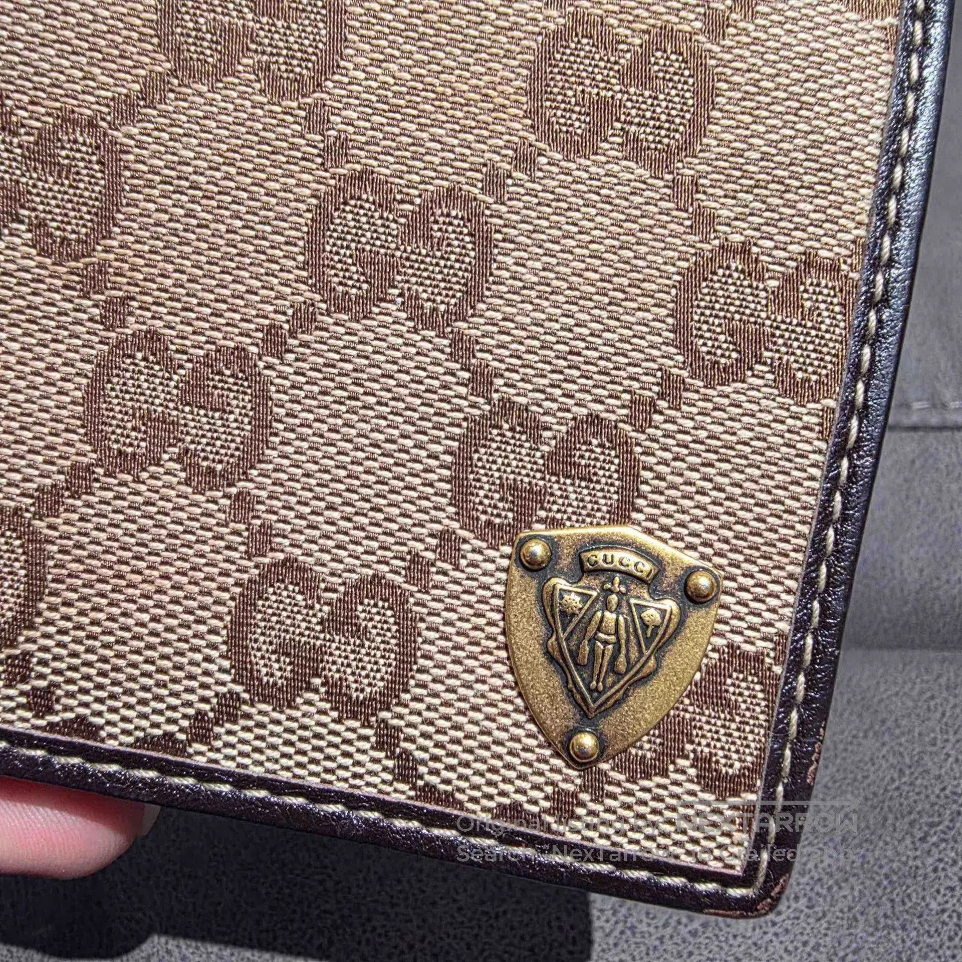 Gucci Guicci Emblem brand logo, snap closure, coated canvas wall Size ONE SIZE - 2 Thumbnail