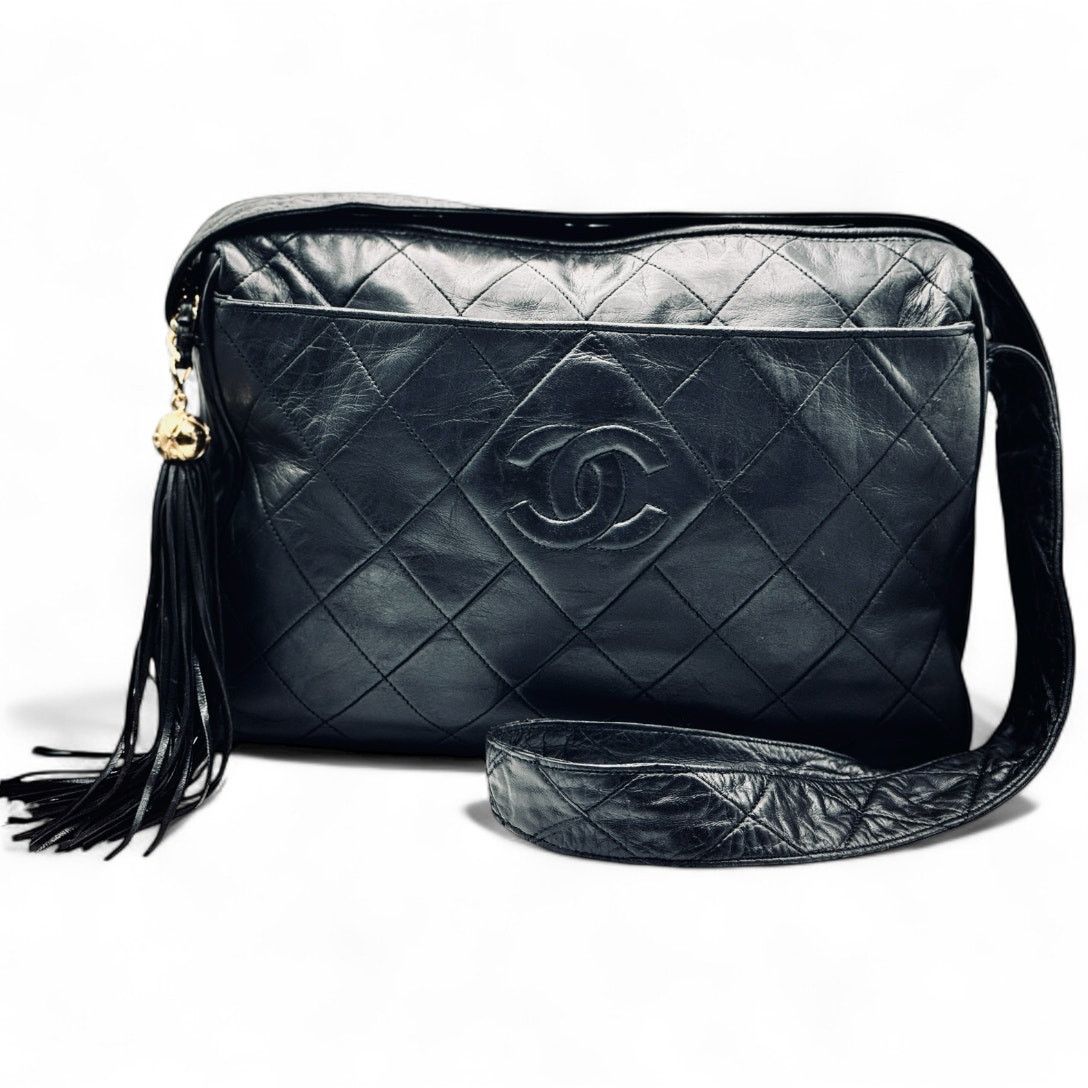 Chanel CHANEL Vintage Diamond CC Quilted Large Lambskin Camera Bag Size ONE SIZE - 1 Thumbnail