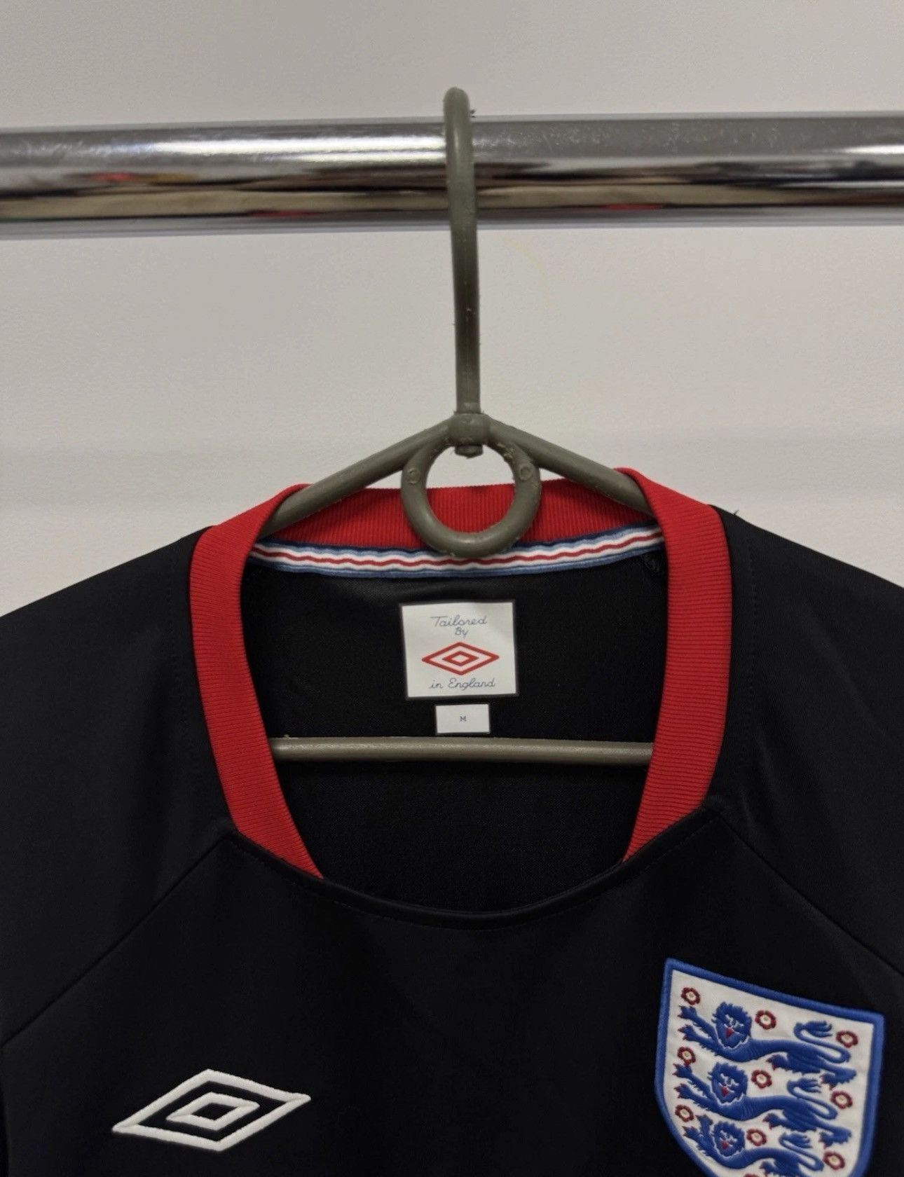 Umbro Umbro England Training Long Sleeve 2010/2011 National Team Size US M / EU 48-50 / 2 - 4 Thumbnail