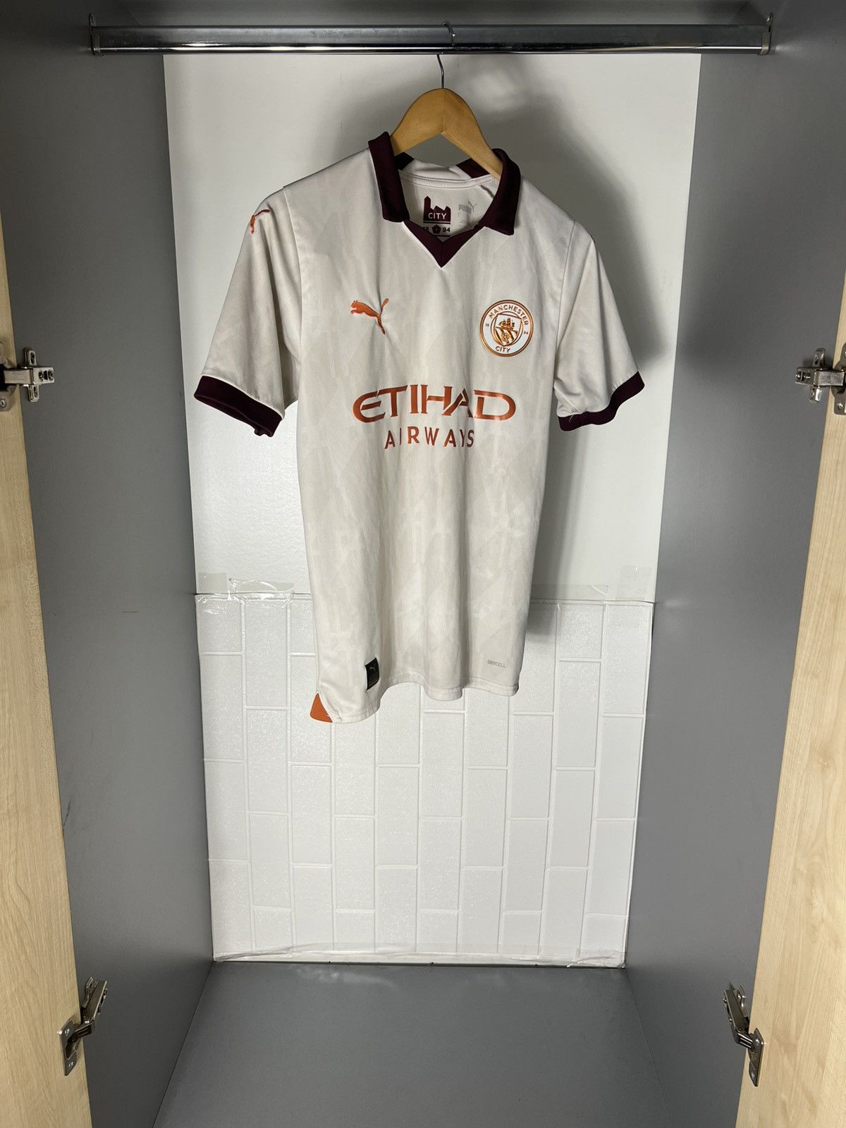 Puma VINTAGE PUMA FC MANCHESTER CITY ENGLAND SOCCER JERSEY RETRO Size US S / EU 44-46 / 1 - 5 Thumbnail