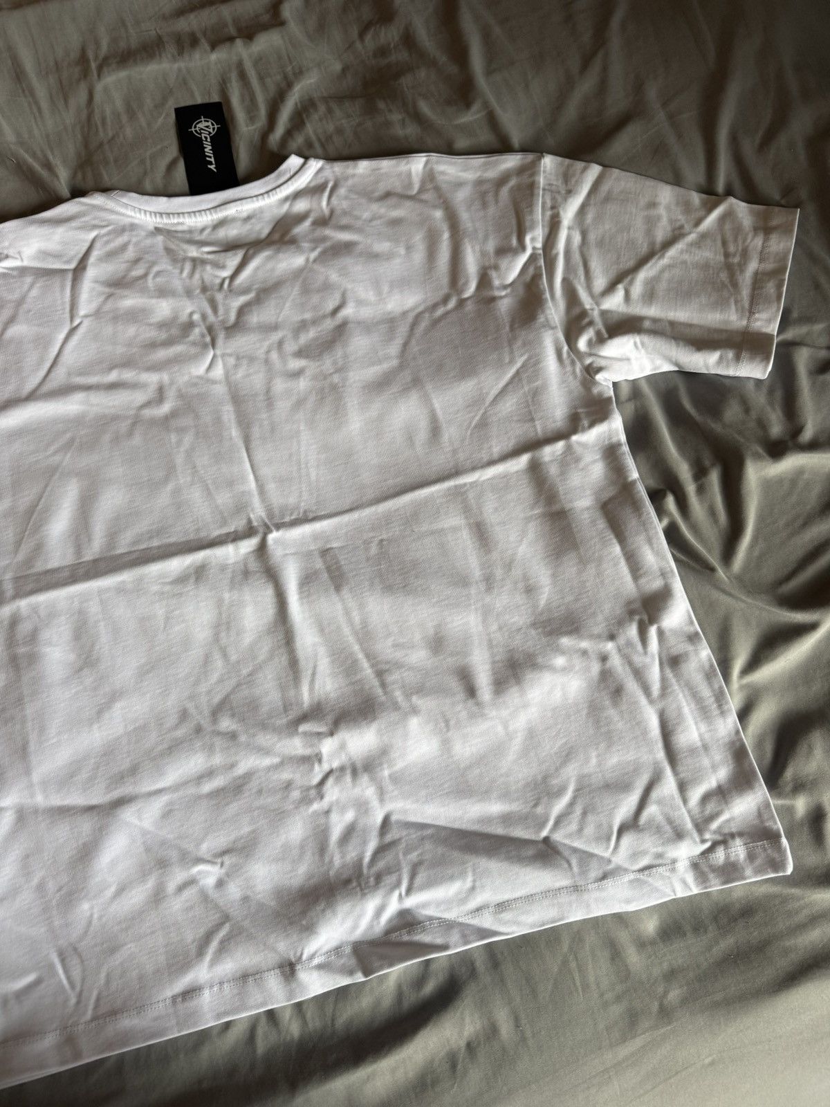 Other Vicinity White T-Shirt Size US XL / EU 56 / 4 - 6 Thumbnail