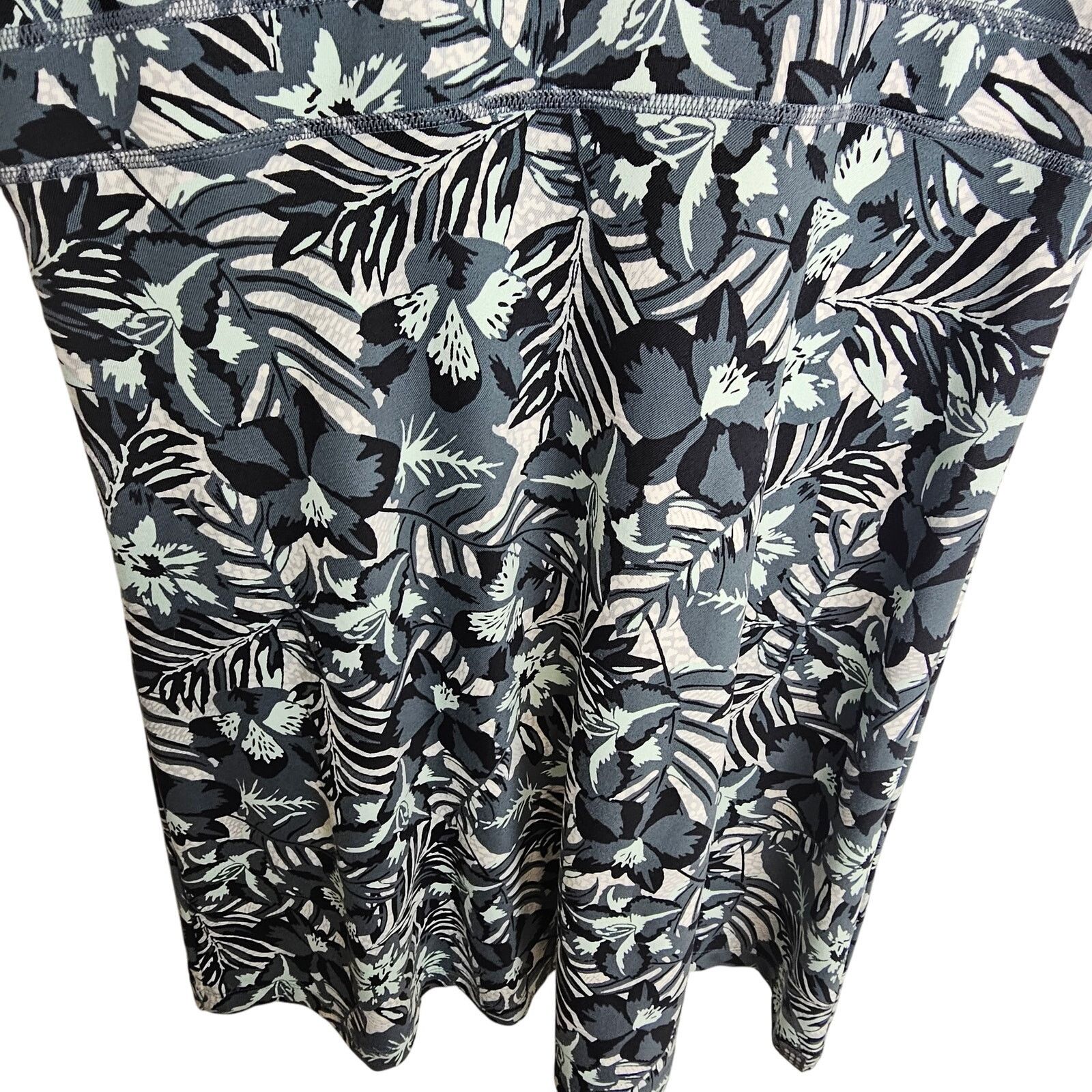 Titleist Title Nine Womens Floral Buttah Dress M Active Stretch Golf Size M / US 6-8 / IT 42-44 - 3 Thumbnail